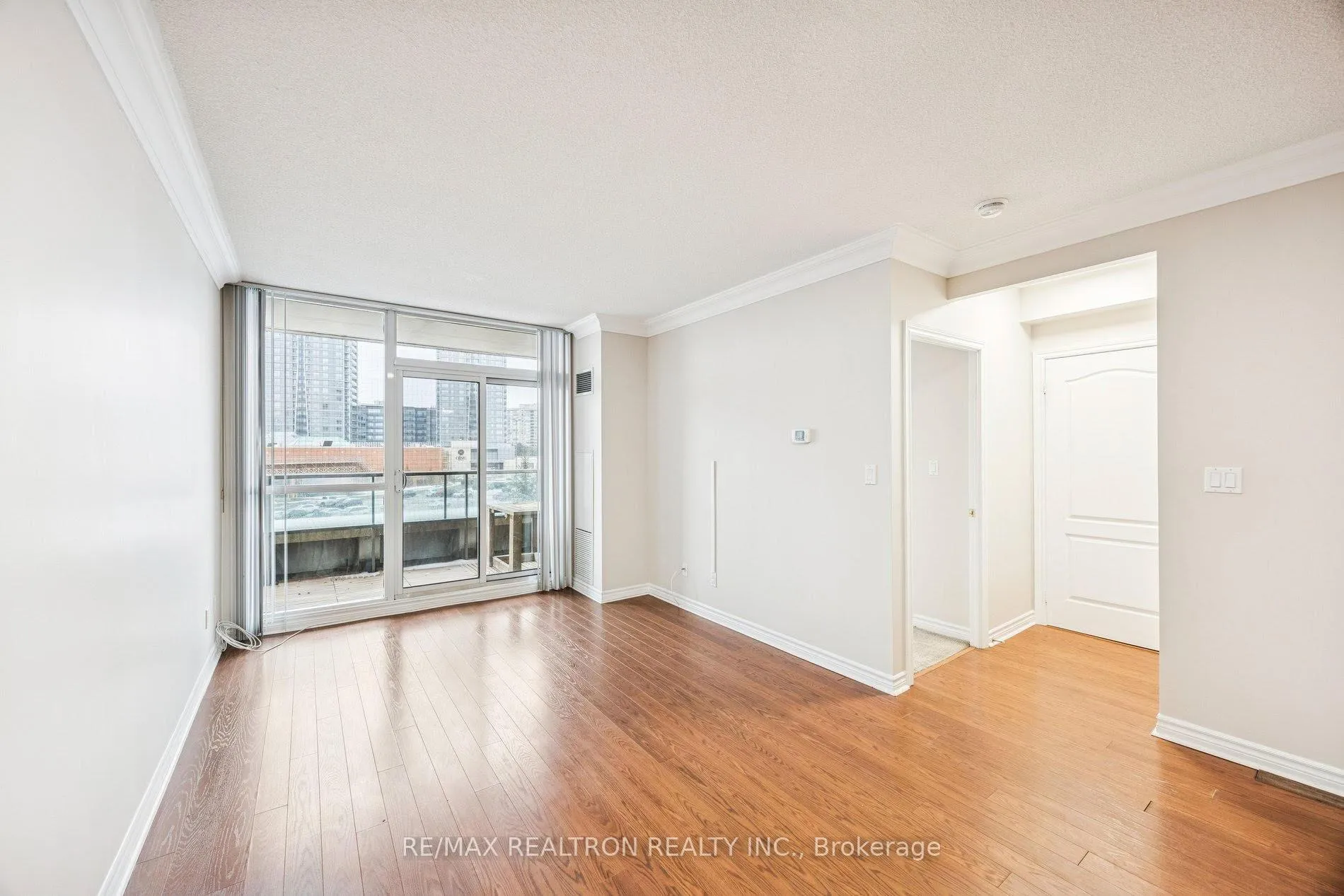 Photo 12 of Unit 302, 88 Promenade Circle, Vaughan, Brownridge — HOMEH