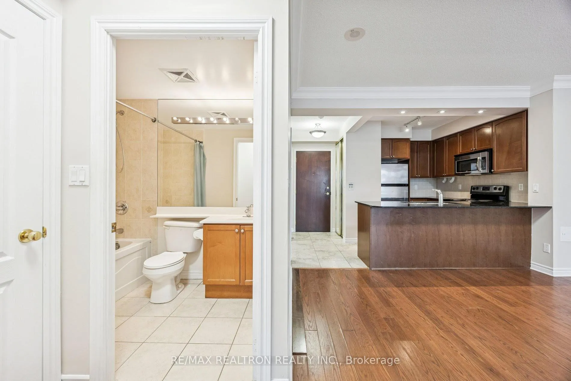 Photo 26 of Unit 302, 88 Promenade Circle, Vaughan, Brownridge — HOMEH