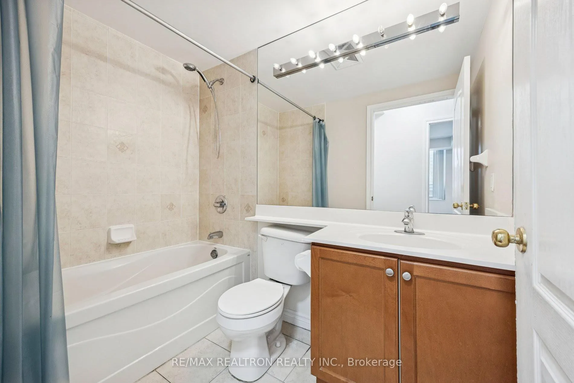 Photo 27 of Unit 302, 88 Promenade Circle, Vaughan, Brownridge — HOMEH
