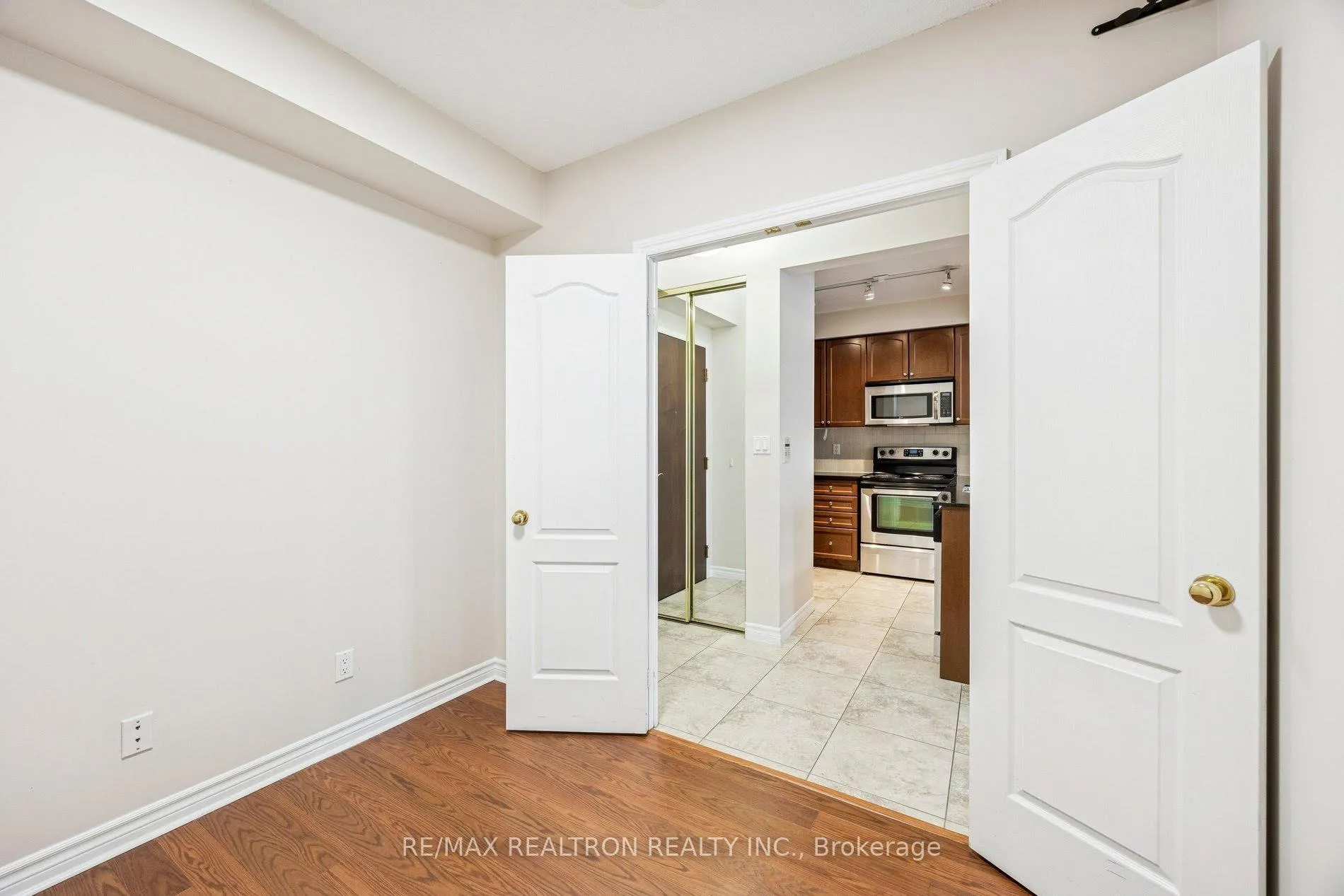 Photo 31 of Unit 302, 88 Promenade Circle, Vaughan, Brownridge — HOMEH