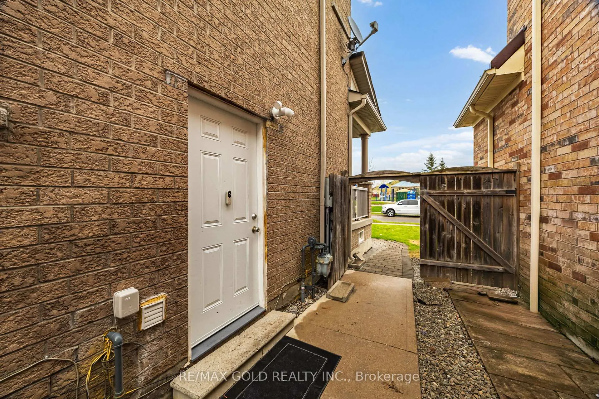 Photo 42 of 64 Strathdale Road, Brampton, Bram East — HOMEH