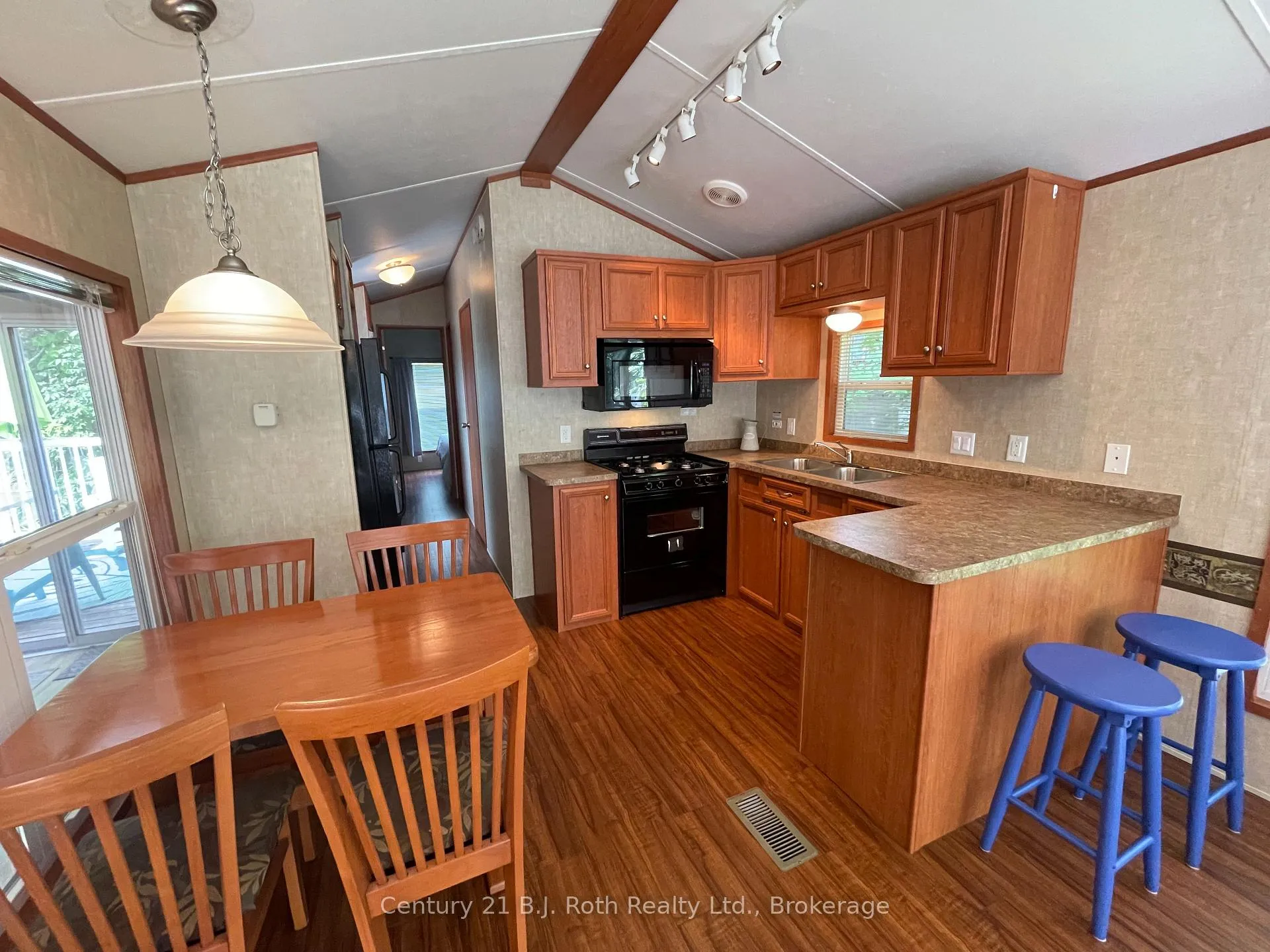 Photo 12 of Unit 3 Morrison Creek, 1336 South Morrison Lake Road, Gravenhurst, Wood (Gravenhurst) — HOMEH