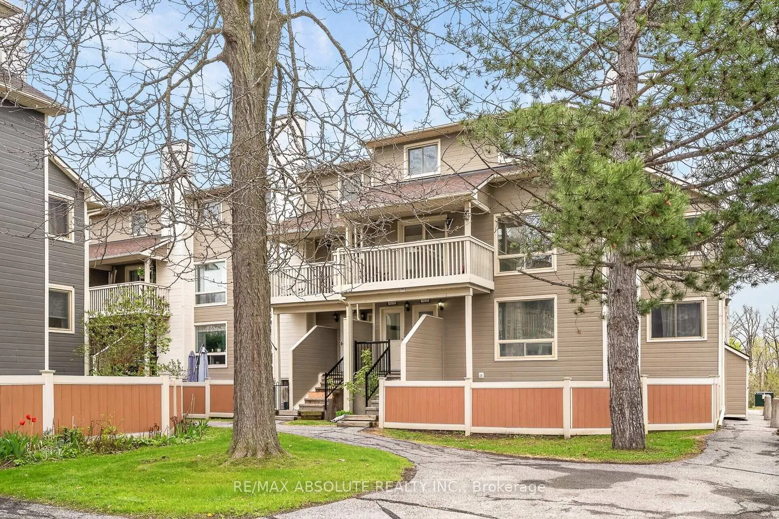 Front of Unit 5B, 762 St. Andre Drive
