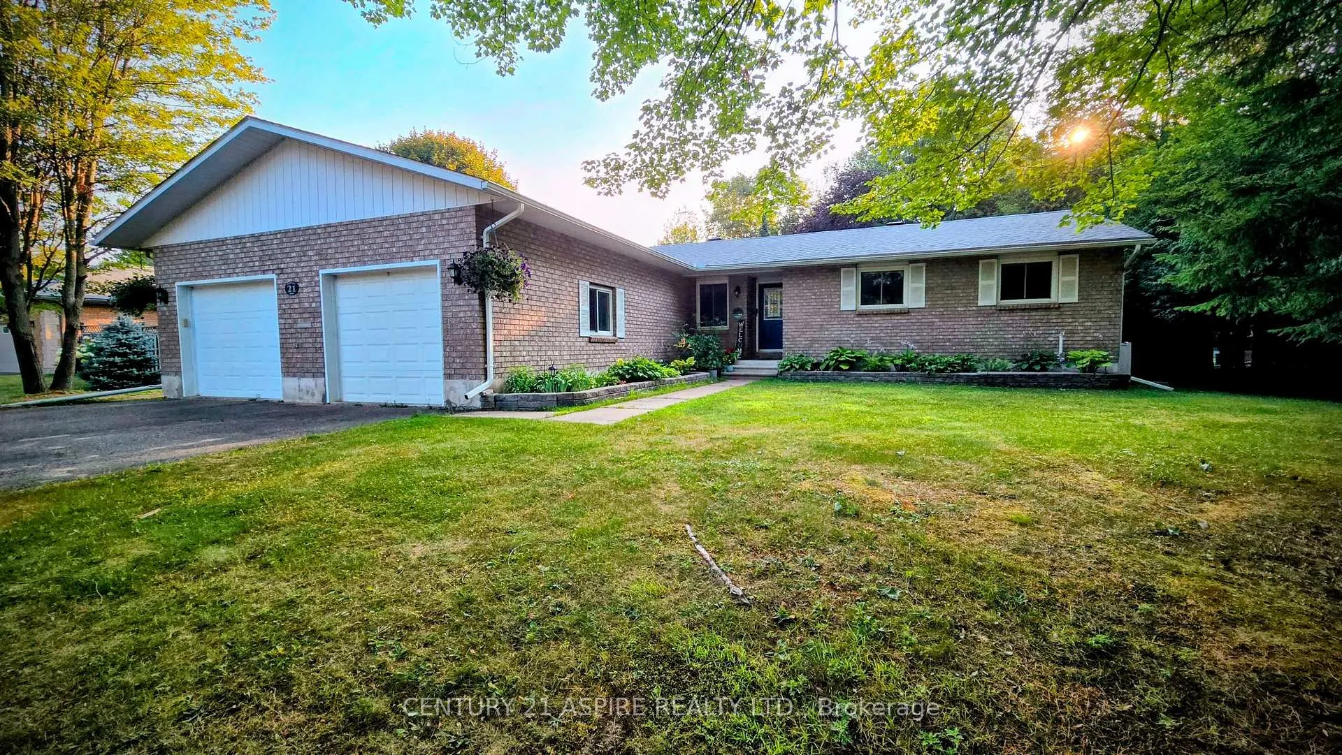 Photo 1 of 21 Heritage Drive, Petawawa — HOMEH