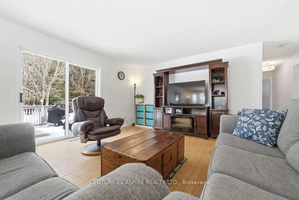 Photo 5 of 21 Heritage Drive, Petawawa — HOMEH