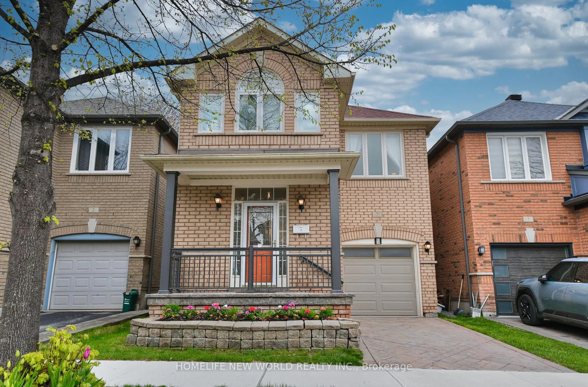 Front of 7 Fairlawn Avenue