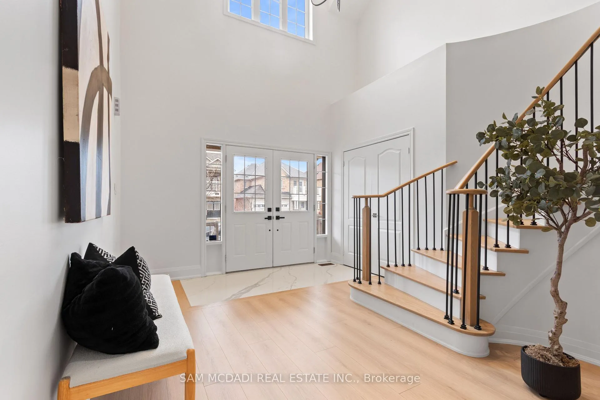 Photo 2 of 20 Iverson Drive, Brampton, Credit Valley — HOMEH