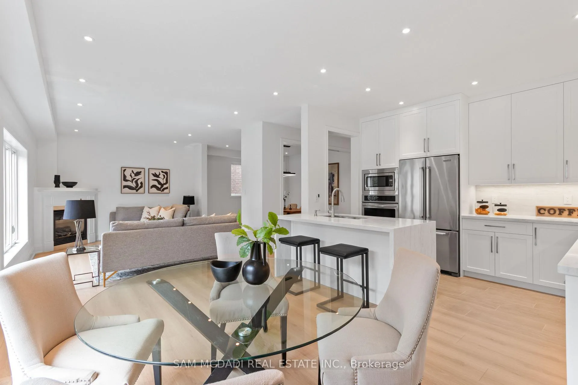 Photo 9 of 20 Iverson Drive, Brampton, Credit Valley — HOMEH