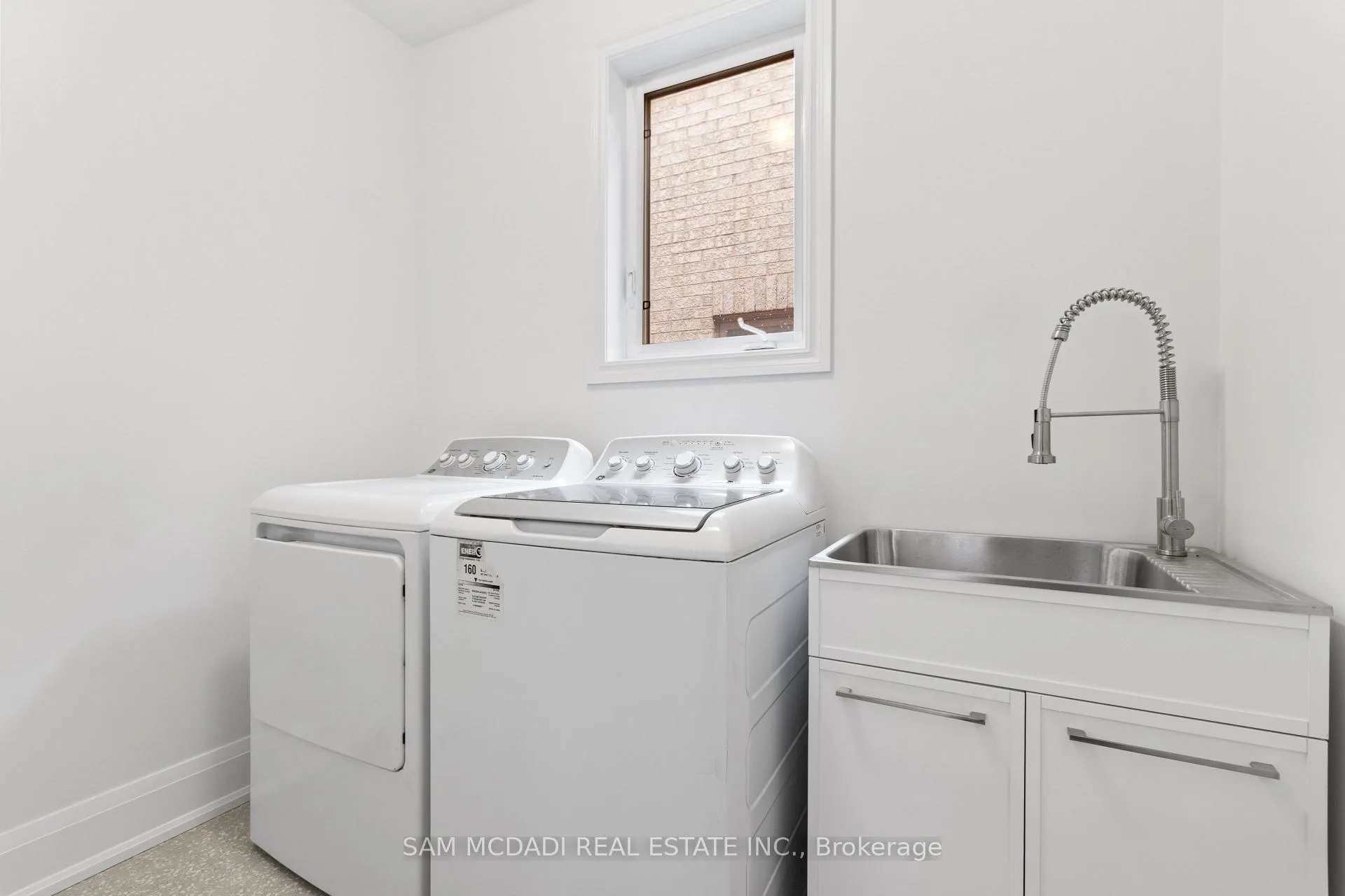 Photo 16 of 20 Iverson Drive, Brampton, Credit Valley — HOMEH