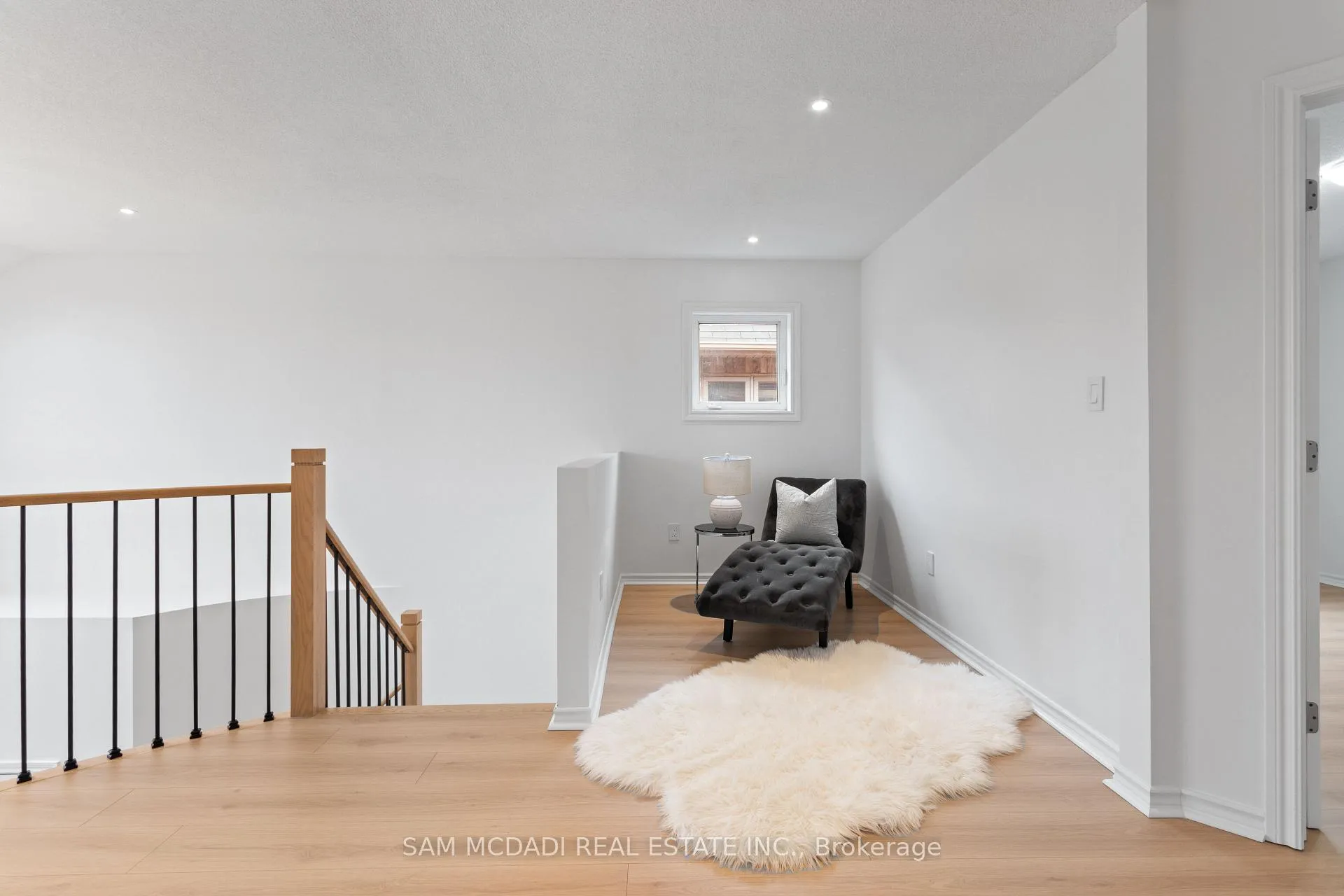 Photo 17 of 20 Iverson Drive, Brampton, Credit Valley — HOMEH