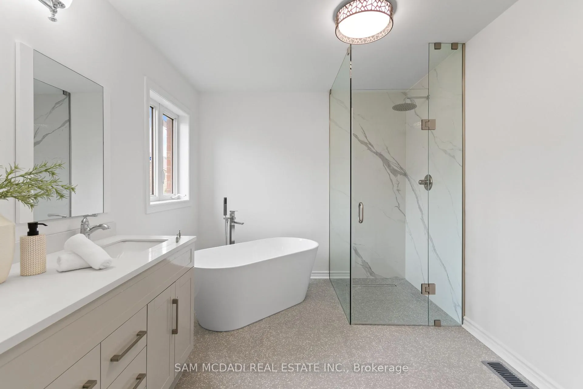 Photo 21 of 20 Iverson Drive, Brampton, Credit Valley — HOMEH