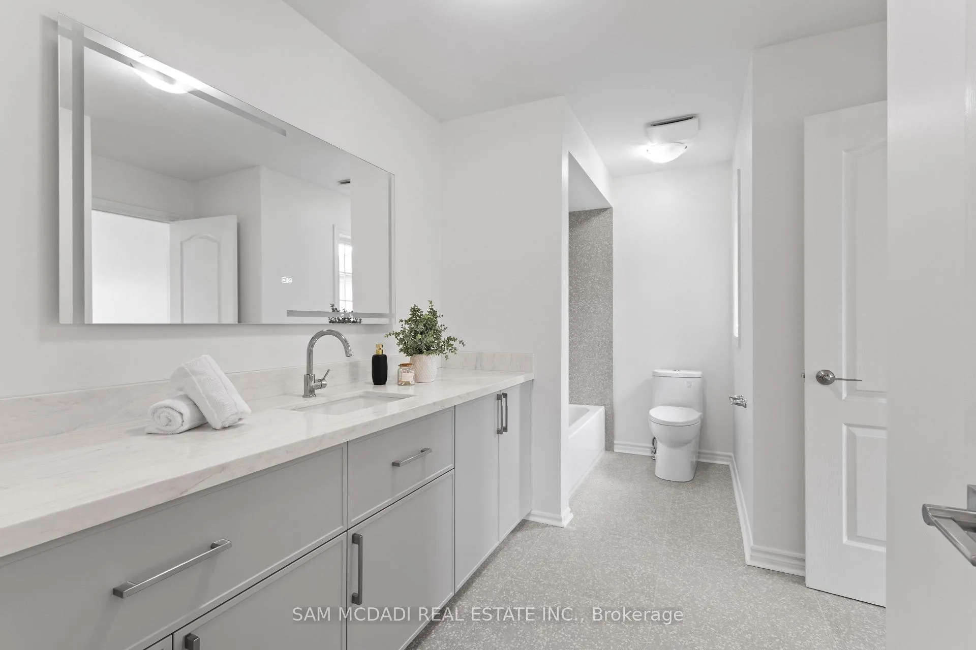 Photo 32 of 20 Iverson Drive, Brampton, Credit Valley — HOMEH