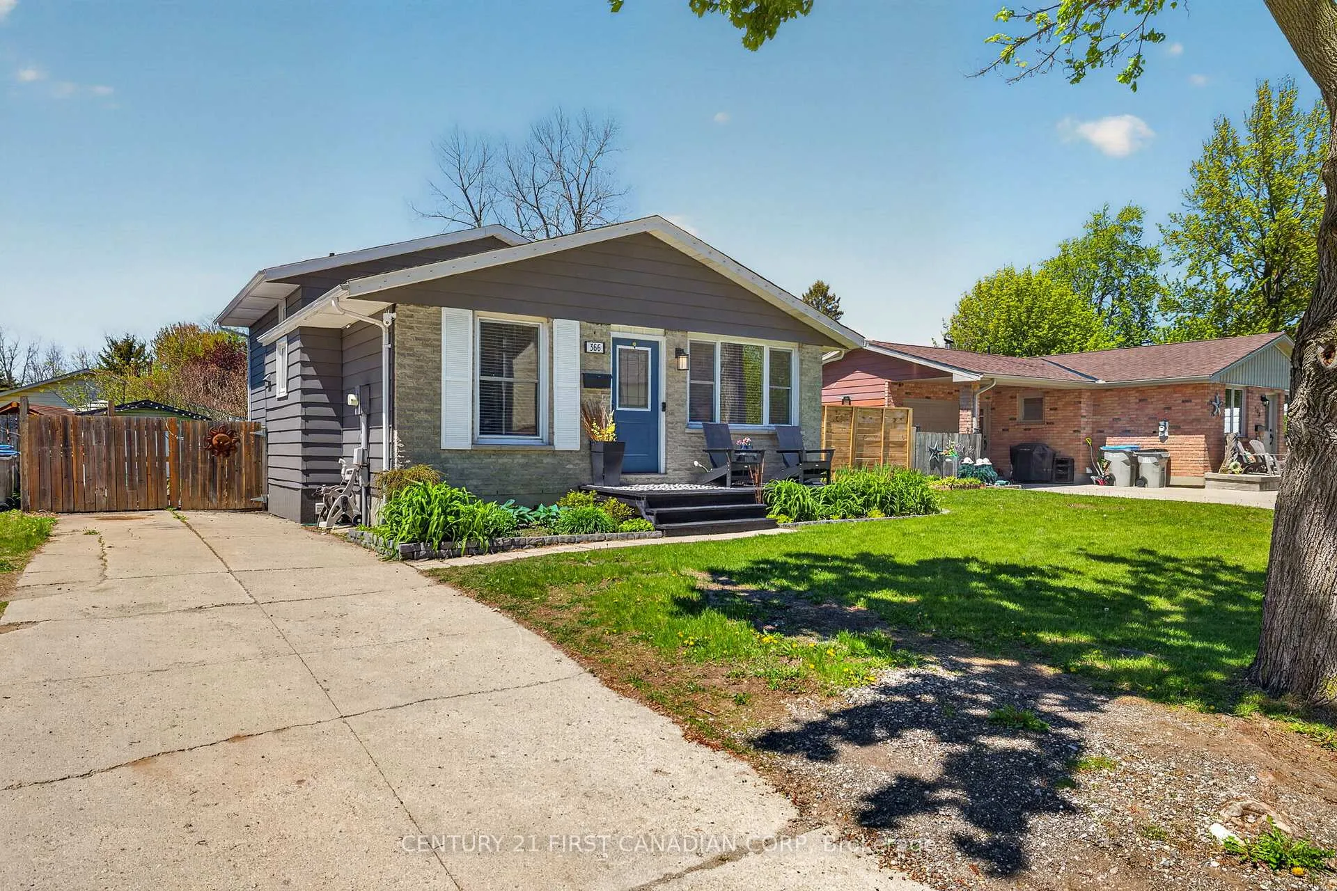 Photo 1 of 366 Penny Lane, Strathroy-Caradoc, NE — HOMEH