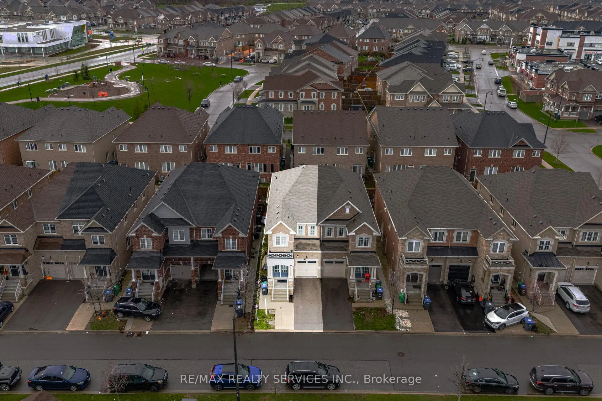 Photo 5 of 25 Baffin Crescent, Brampton, Northwest Brampton — HOMEH