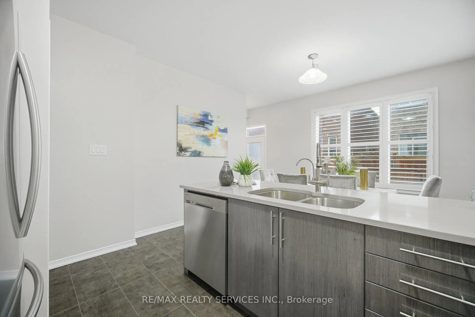 Photo 11 of 25 Baffin Crescent, Brampton, Northwest Brampton — HOMEH