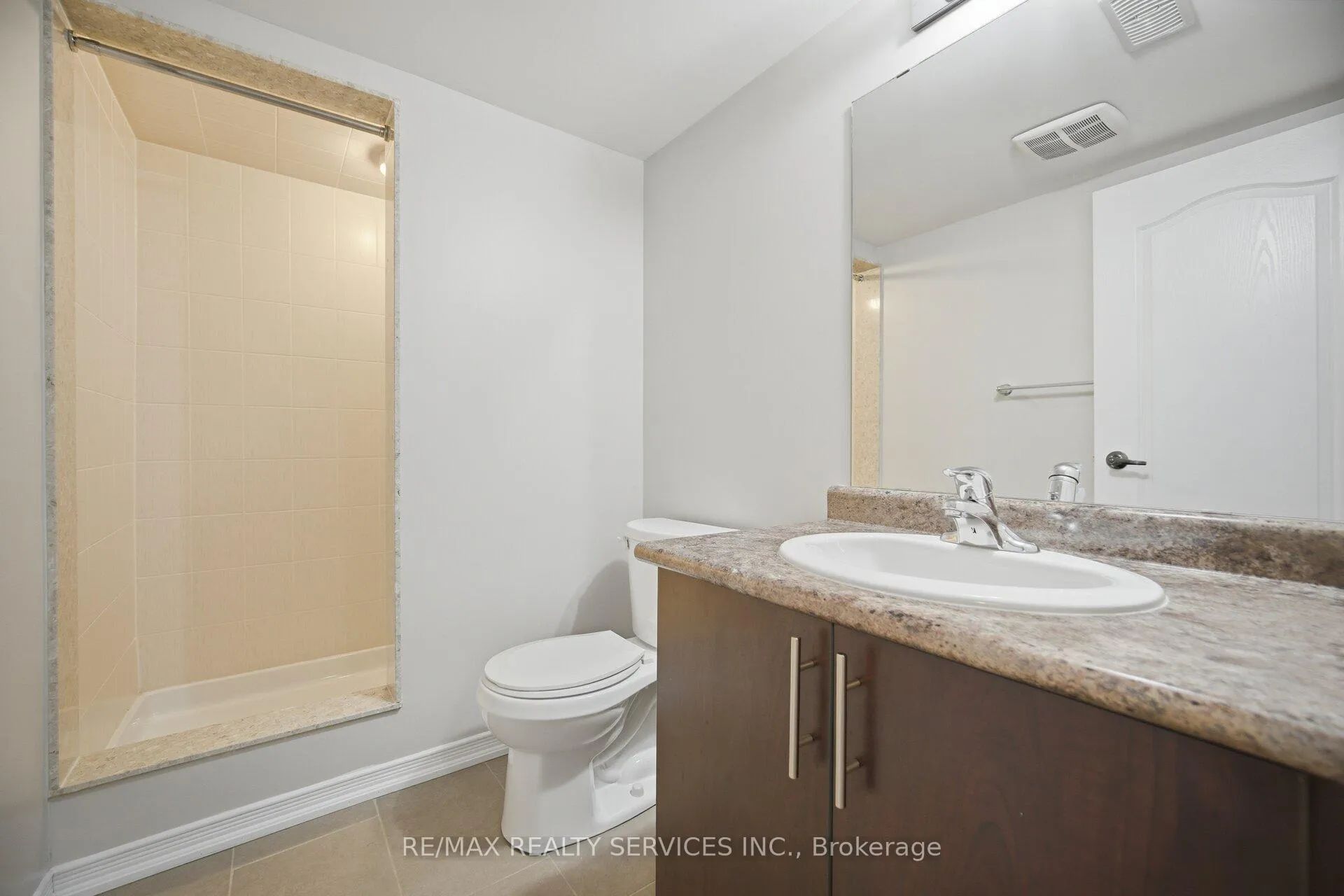 Photo 41 of 25 Baffin Crescent, Brampton, Northwest Brampton — HOMEH