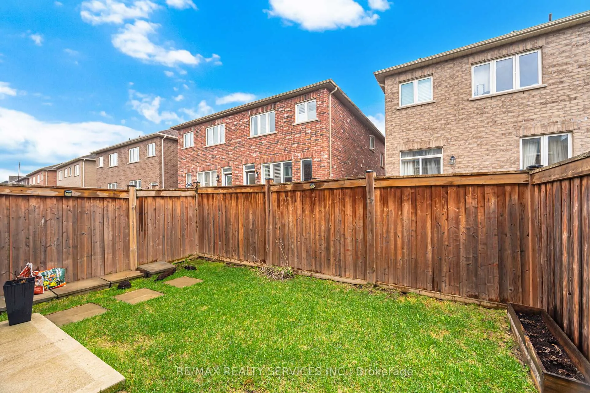 Photo 44 of 25 Baffin Crescent, Brampton, Northwest Brampton — HOMEH