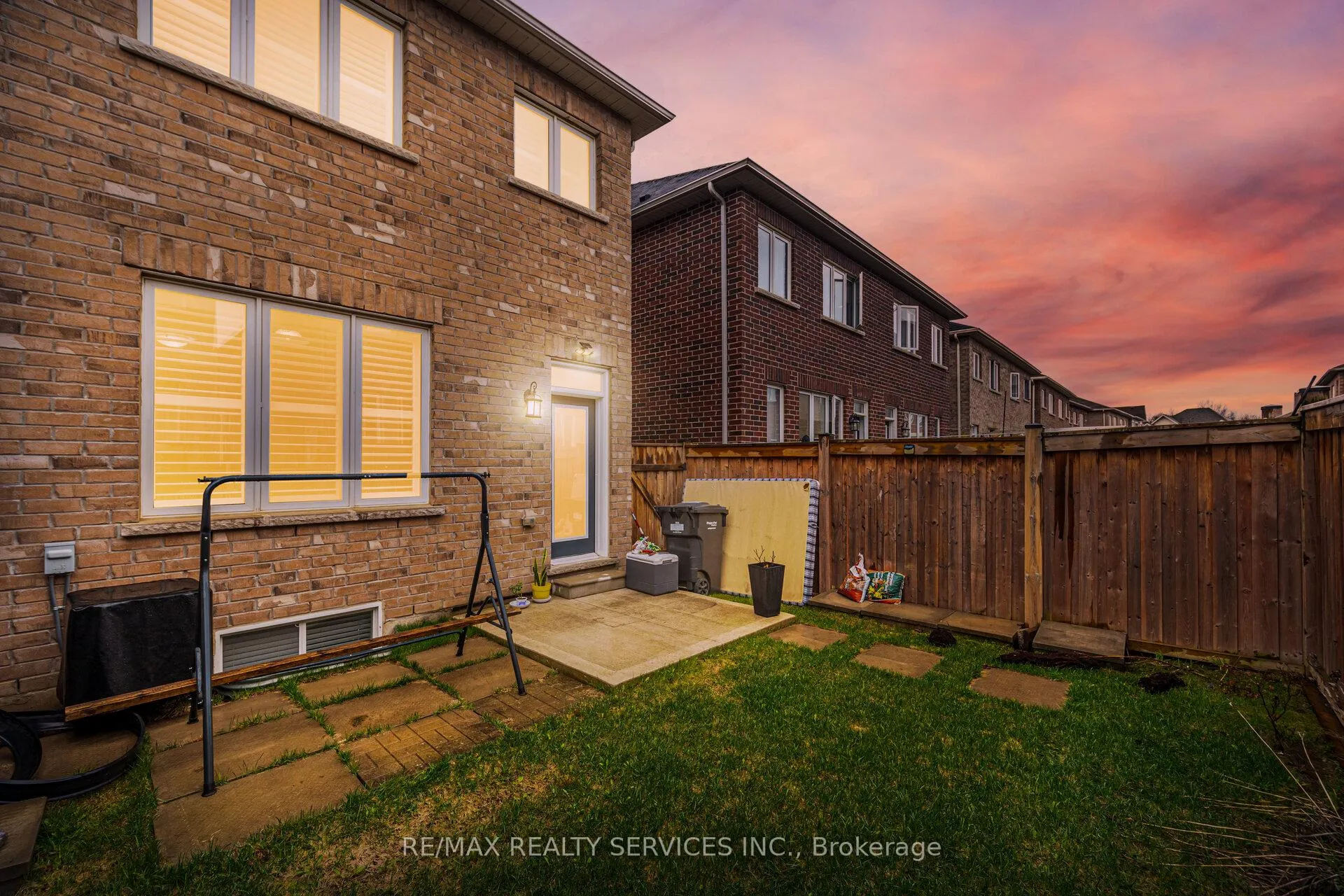 Photo 45 of 25 Baffin Crescent, Brampton, Northwest Brampton — HOMEH
