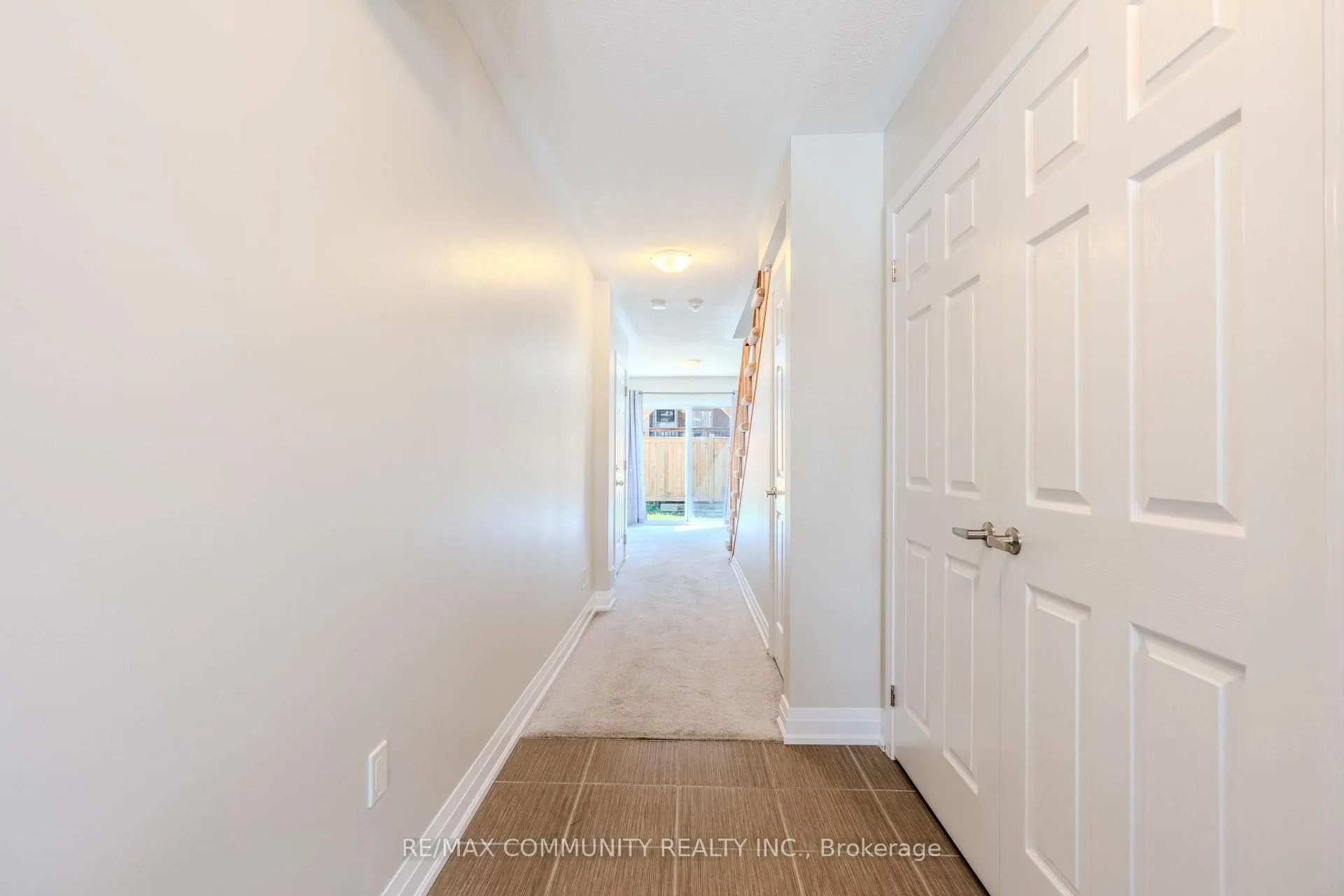 Photo 4 of 823 Atwater Path, Oshawa, Lakeview — HOMEH