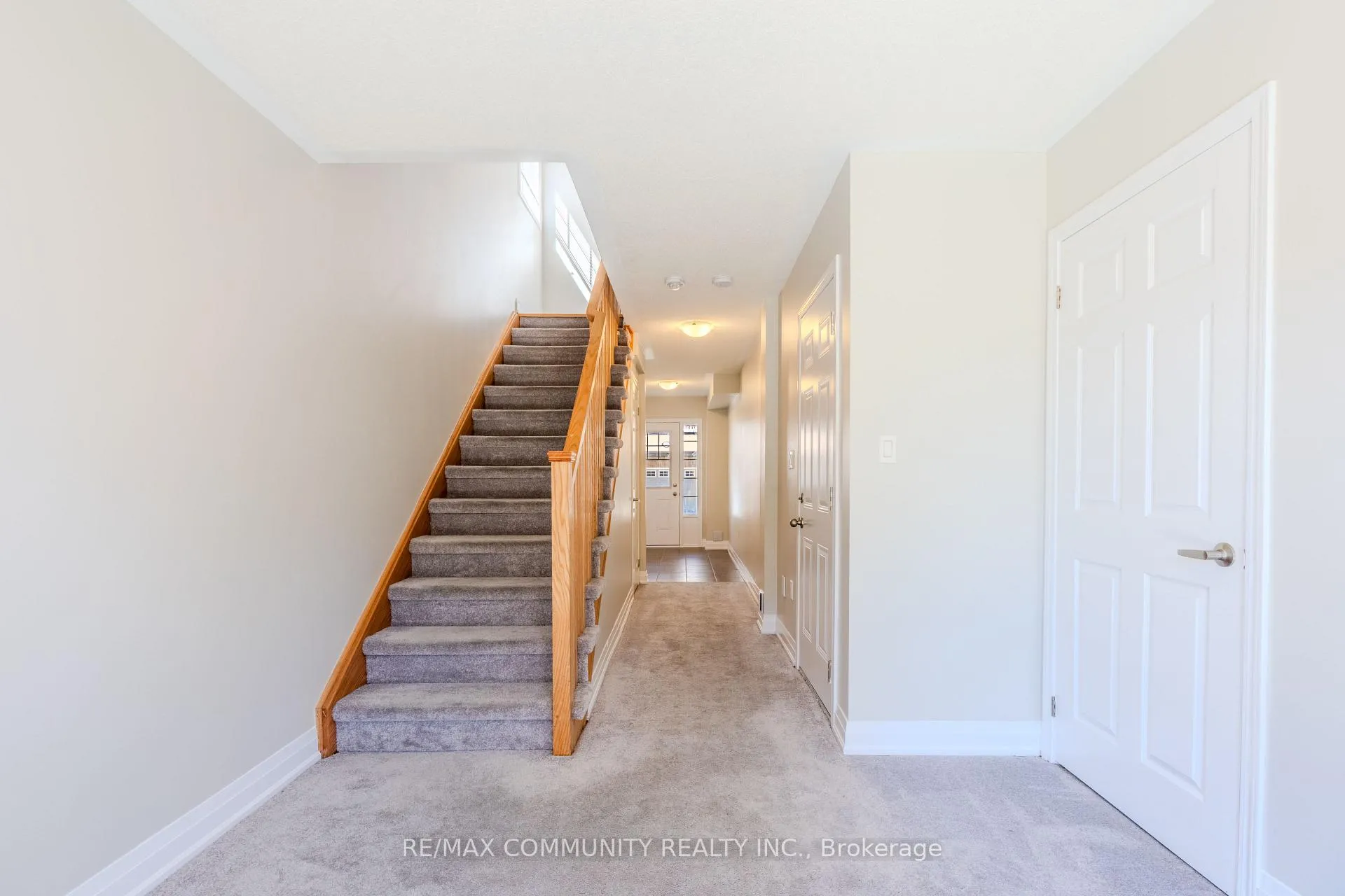 Photo 7 of 823 Atwater Path, Oshawa, Lakeview — HOMEH