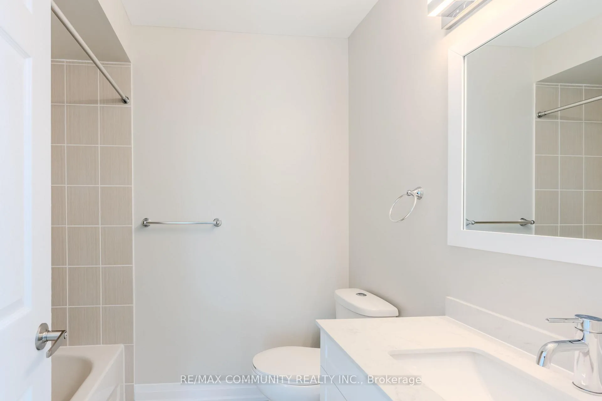 Photo 18 of 823 Atwater Path, Oshawa, Lakeview — HOMEH