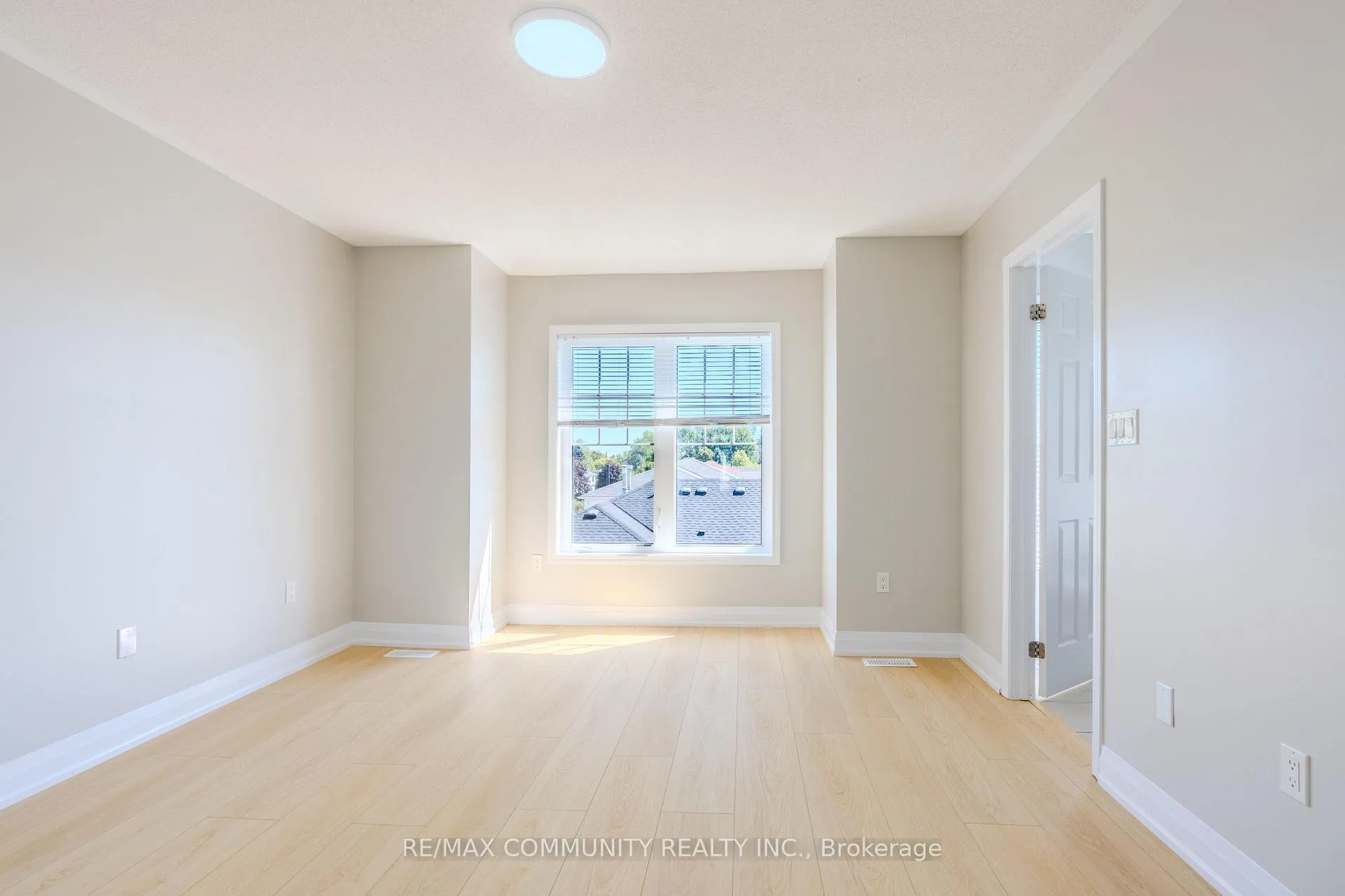 Photo 20 of 823 Atwater Path, Oshawa, Lakeview — HOMEH