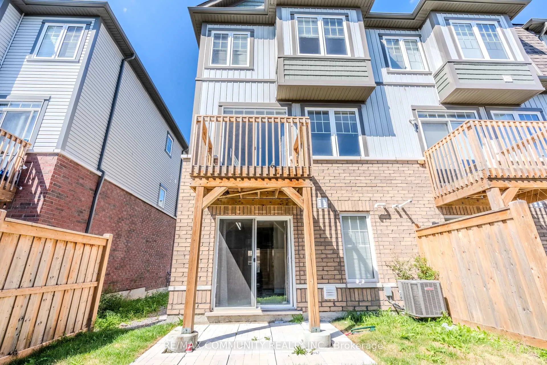 Photo 29 of 823 Atwater Path, Oshawa, Lakeview — HOMEH