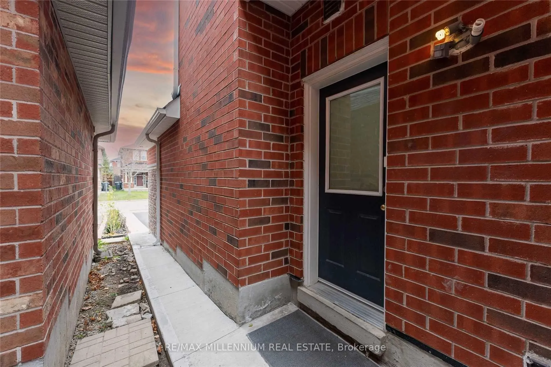 Photo 49 of 14 Vermont Road, Brampton, Fletcher's Meadow — HOMEH