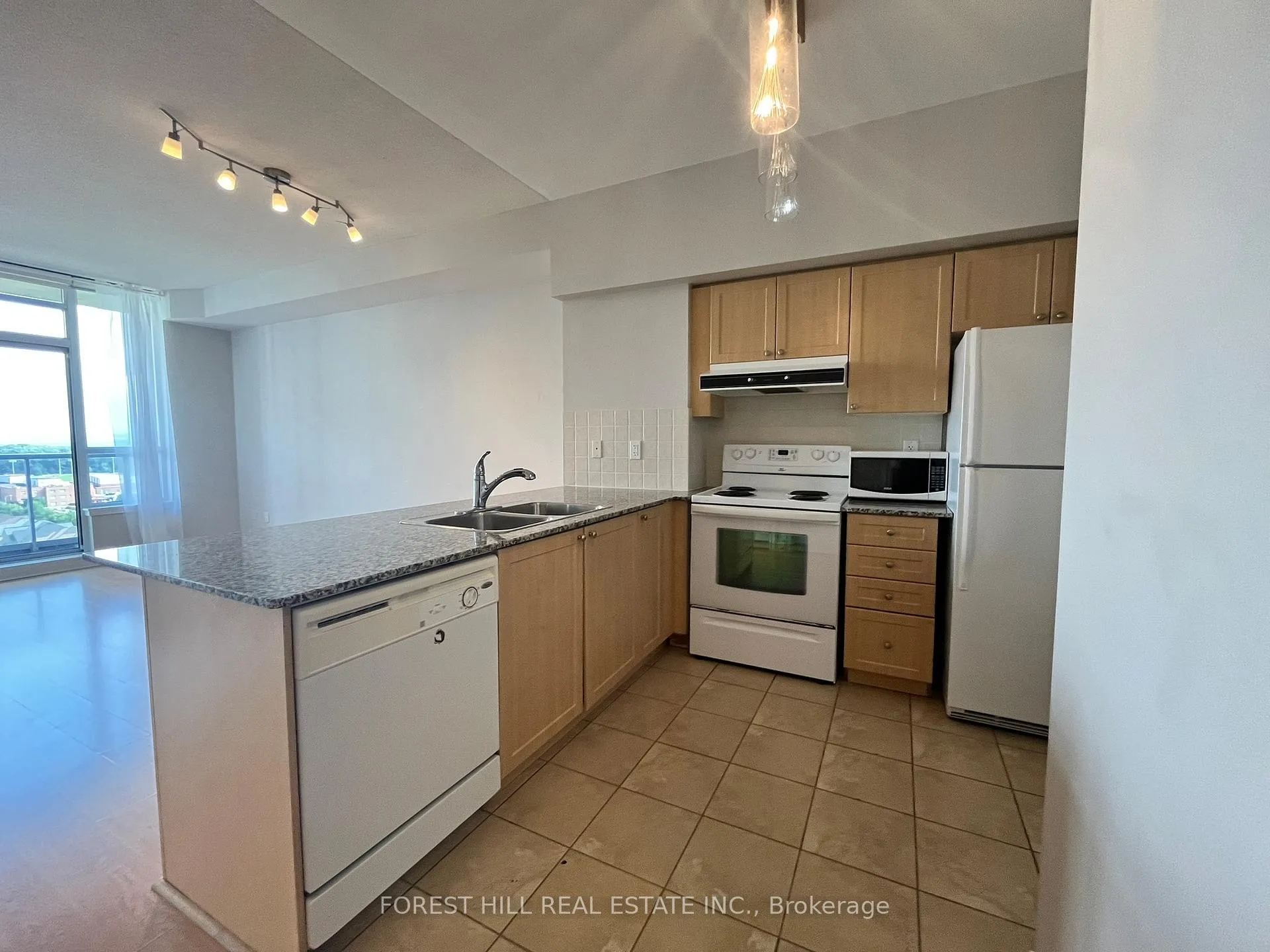 Photo 5 of Unit 1608, 15 North Park Road, Vaughan, Beverley Glen — HOMEH