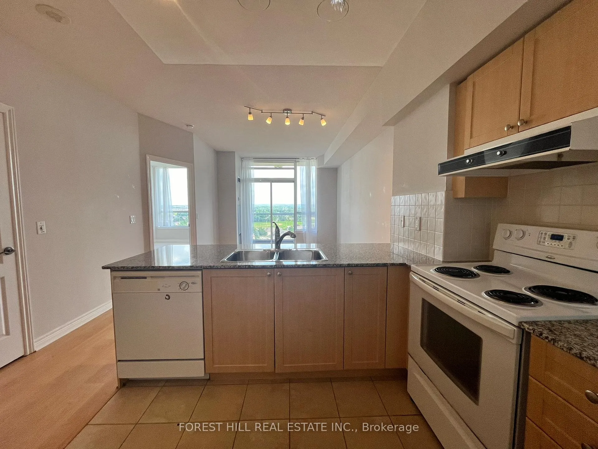 Photo 6 of Unit 1608, 15 North Park Road, Vaughan, Beverley Glen — HOMEH