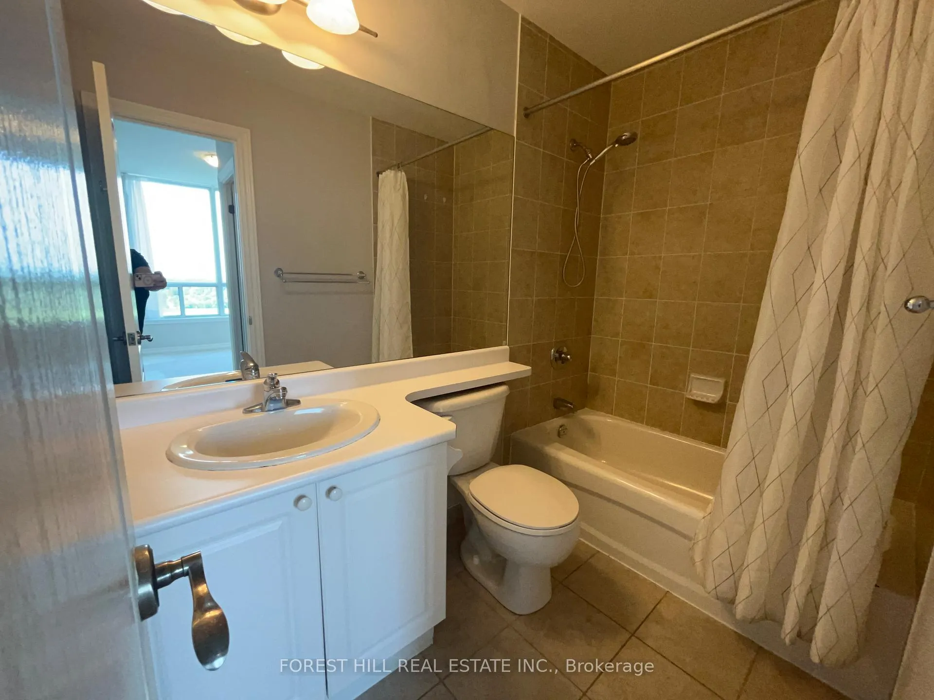 Photo 13 of Unit 1608, 15 North Park Road, Vaughan, Beverley Glen — HOMEH