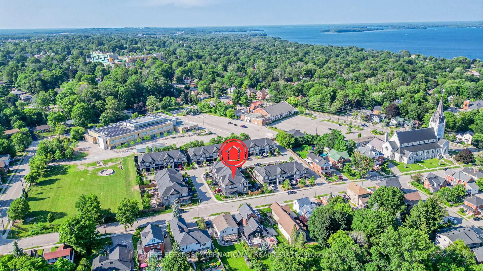 Photo 4 of 2 Forest Heights Crescent, Orillia — HOMEH