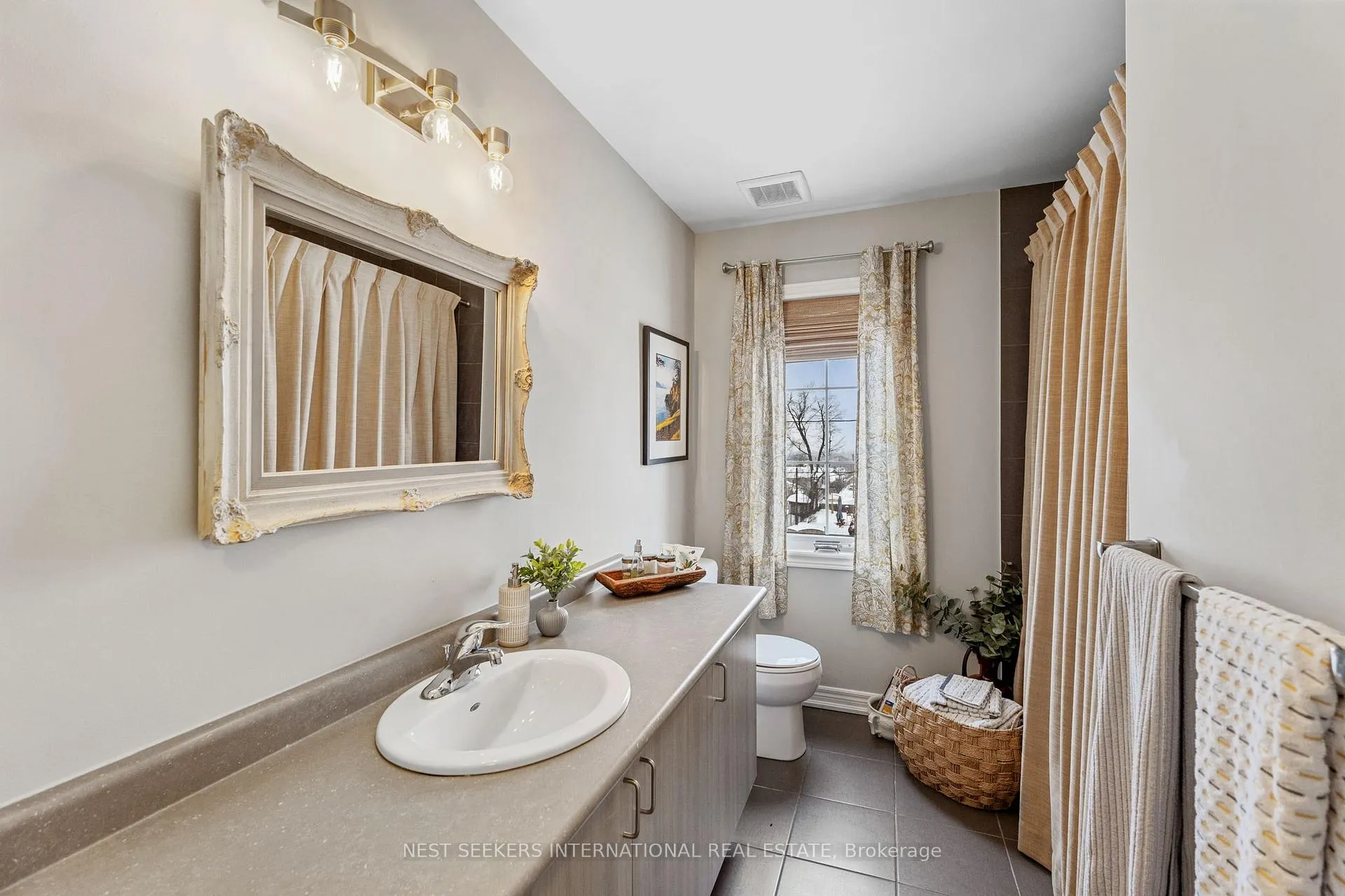 Photo 31 of 2 Forest Heights Crescent, Orillia — HOMEH