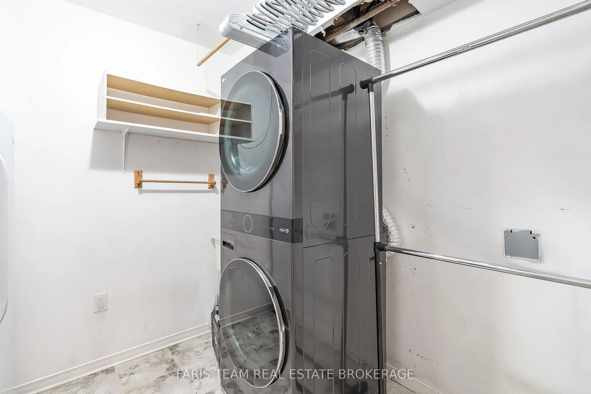 Photo 13 of Unit 3, 19 Meadow Lane, Barrie, Ardagh — HOMEH