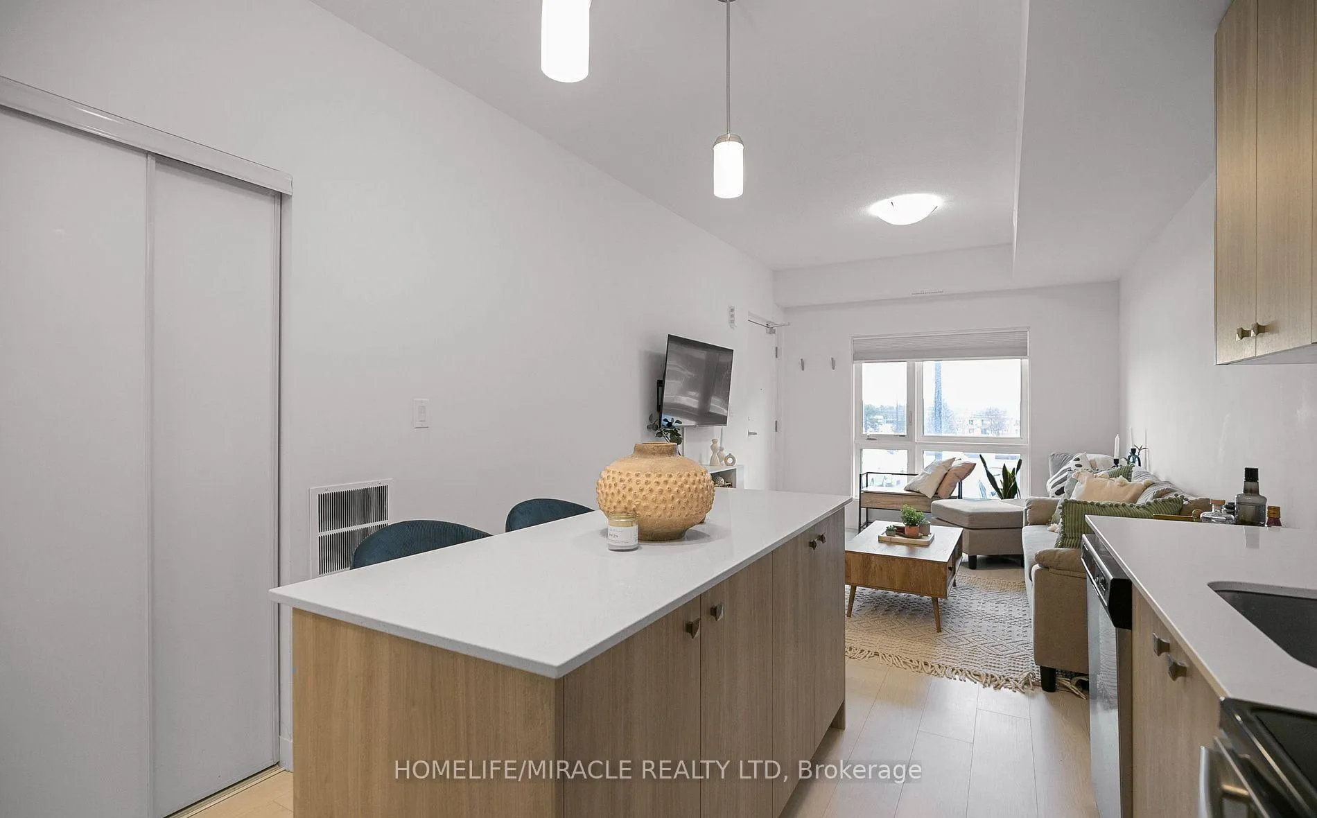 Photo 16 of Unit C2, 10 Palace Street, Kitchener, Laurentian Hills — HOMEH