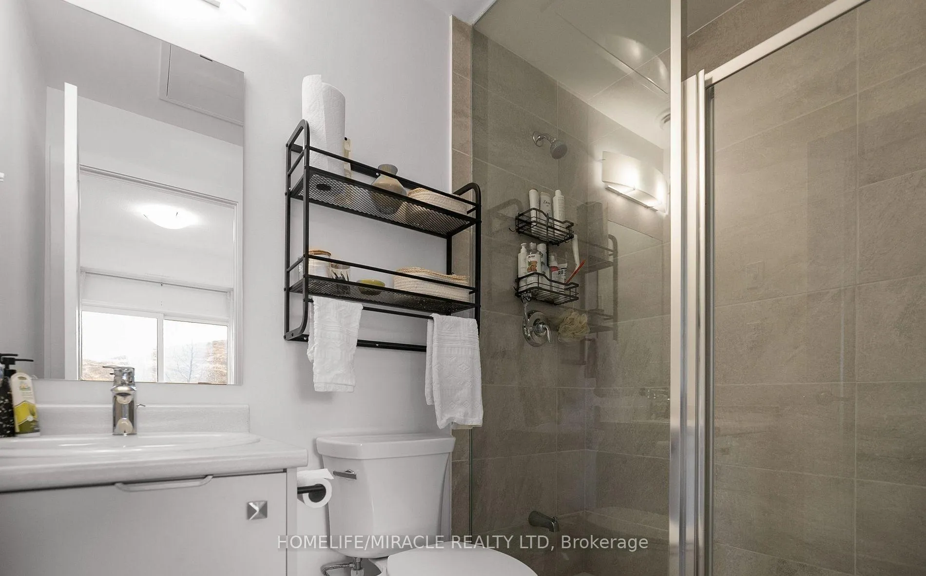 Photo 17 of Unit C2, 10 Palace Street, Kitchener, Laurentian Hills — HOMEH