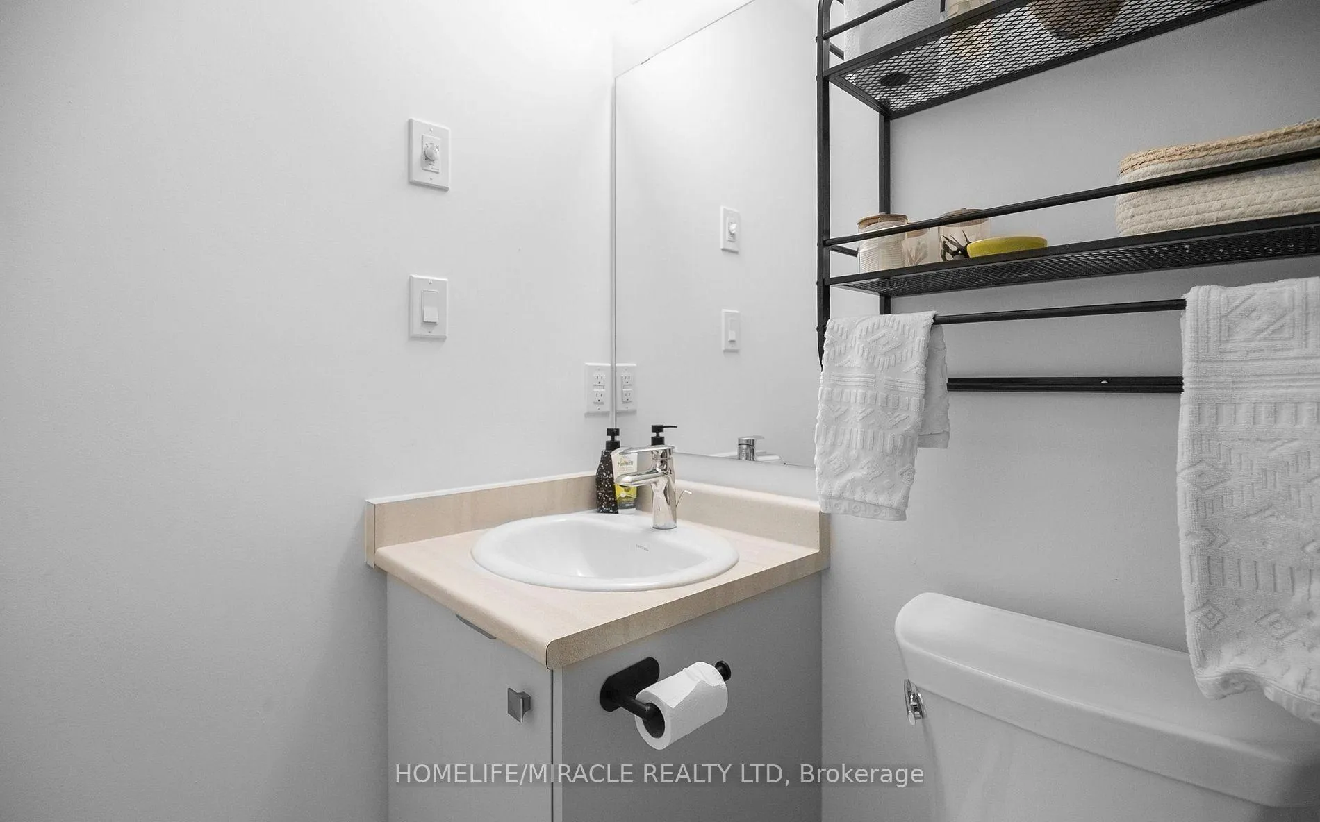 Photo 19 of Unit C2, 10 Palace Street, Kitchener, Laurentian Hills — HOMEH