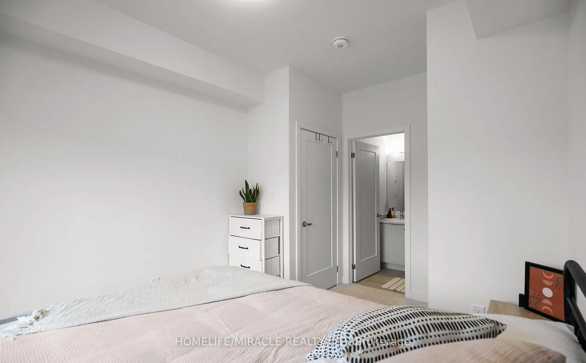 Photo 22 of Unit C2, 10 Palace Street, Kitchener, Laurentian Hills — HOMEH