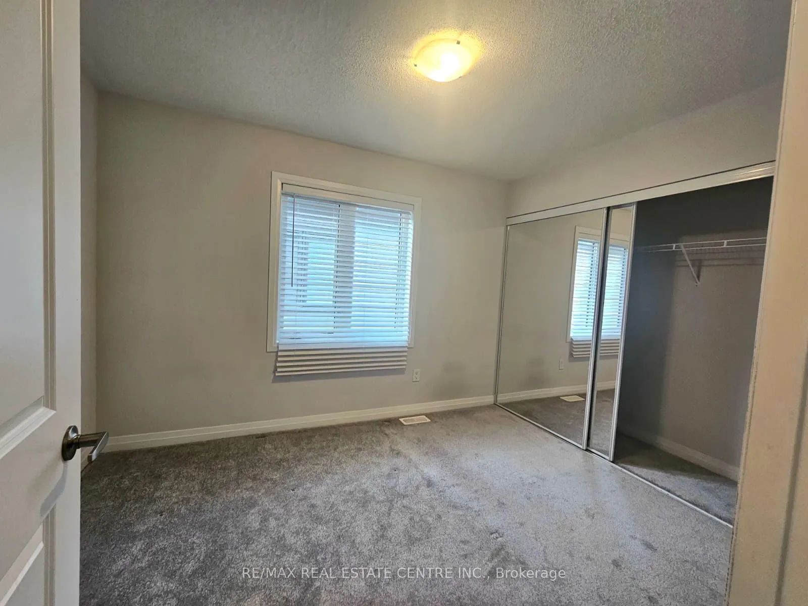 Photo 9 of 109 Freedom Crescent, Hamilton, Mount Hope — HOMEH