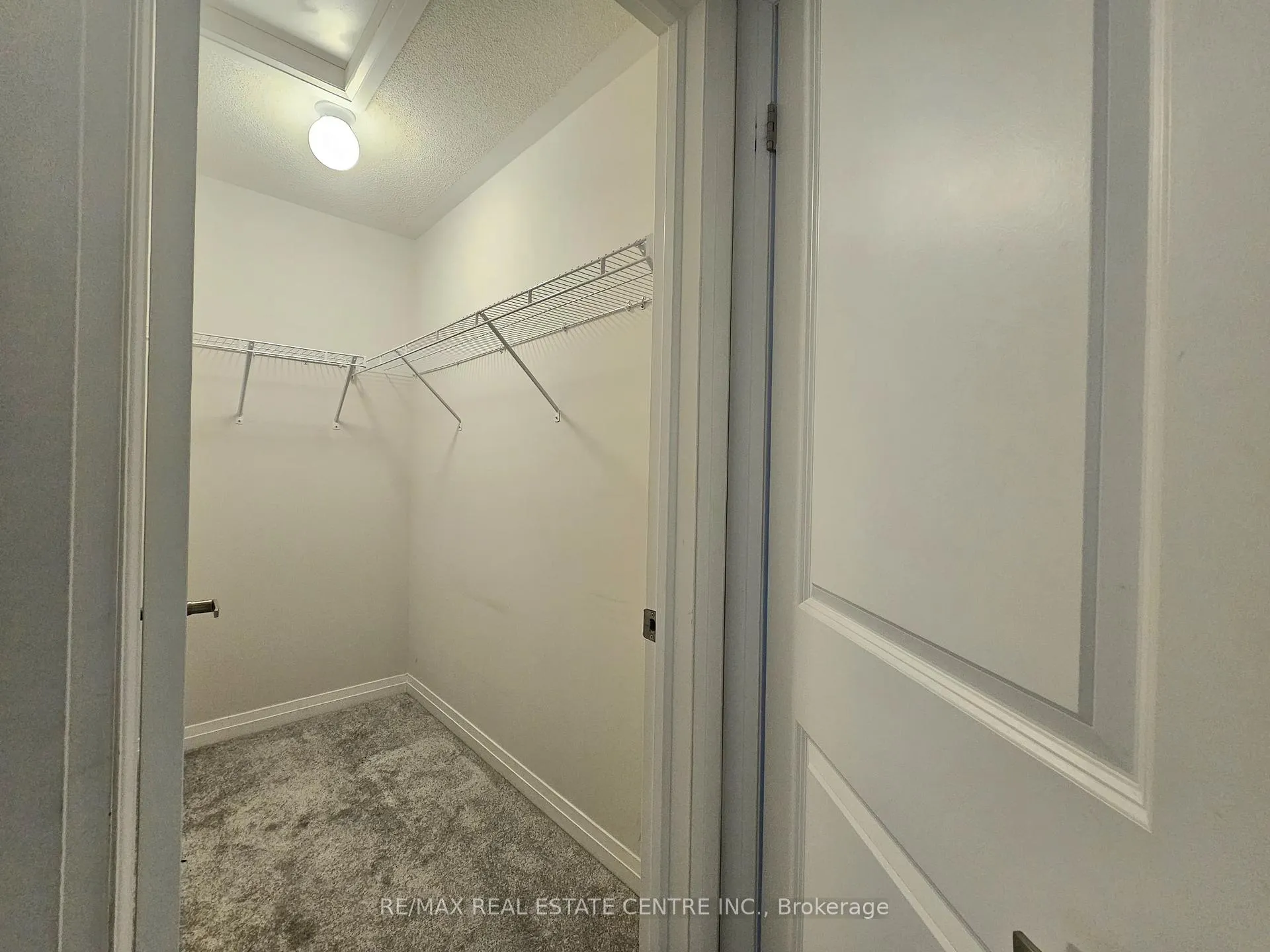 Photo 12 of 109 Freedom Crescent, Hamilton, Mount Hope — HOMEH