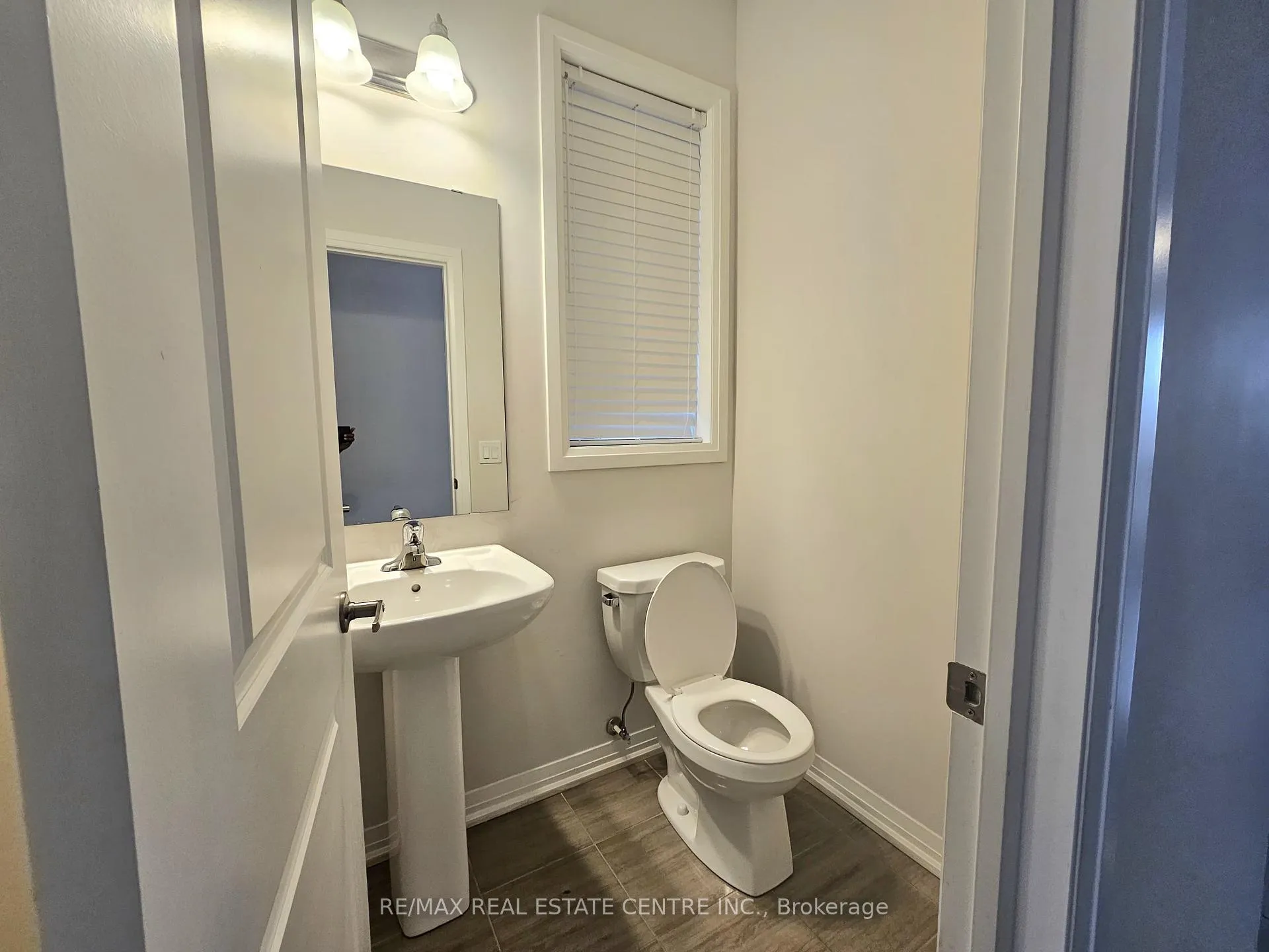 Photo 13 of 109 Freedom Crescent, Hamilton, Mount Hope — HOMEH