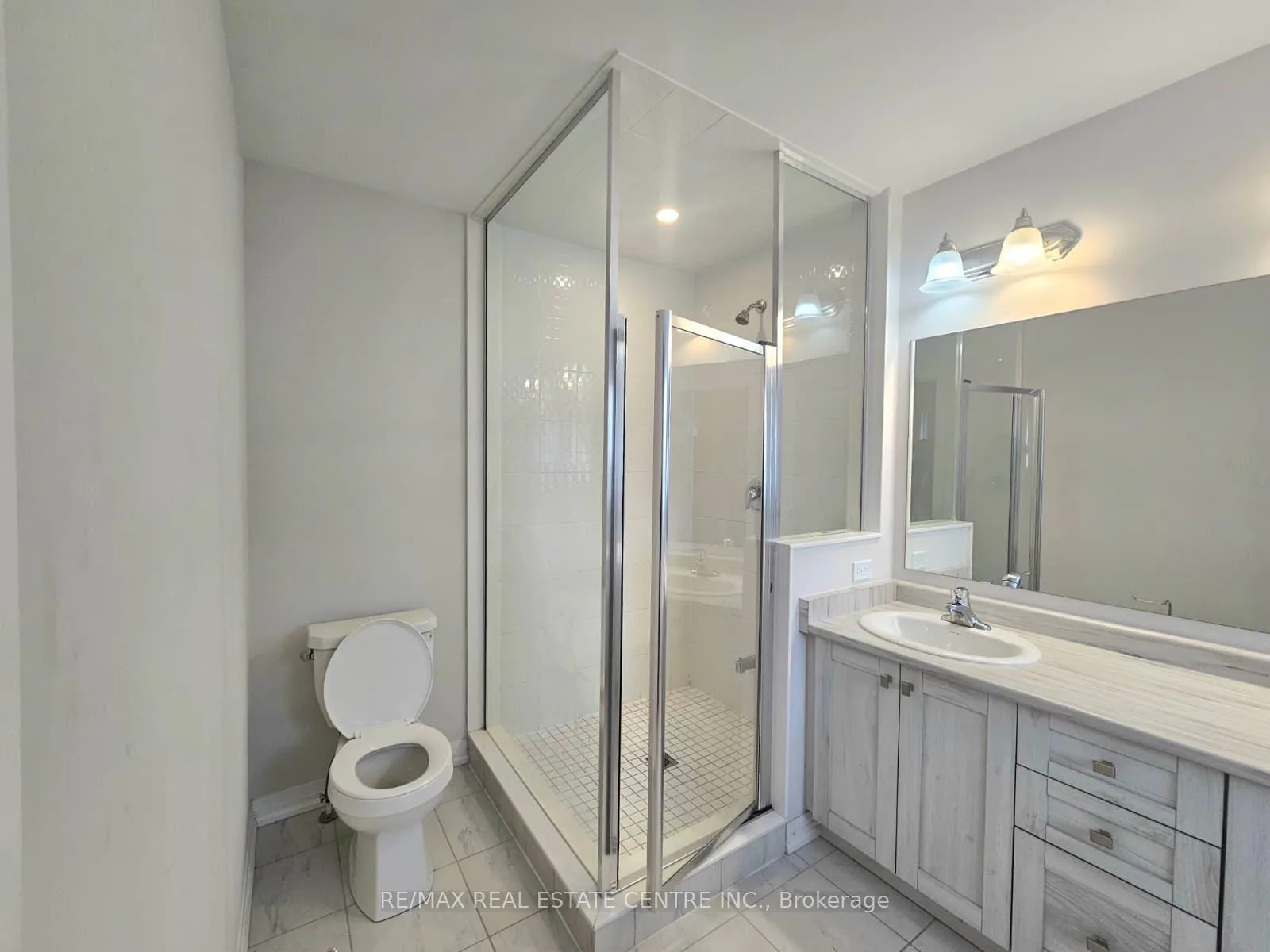 Photo 15 of 109 Freedom Crescent, Hamilton, Mount Hope — HOMEH