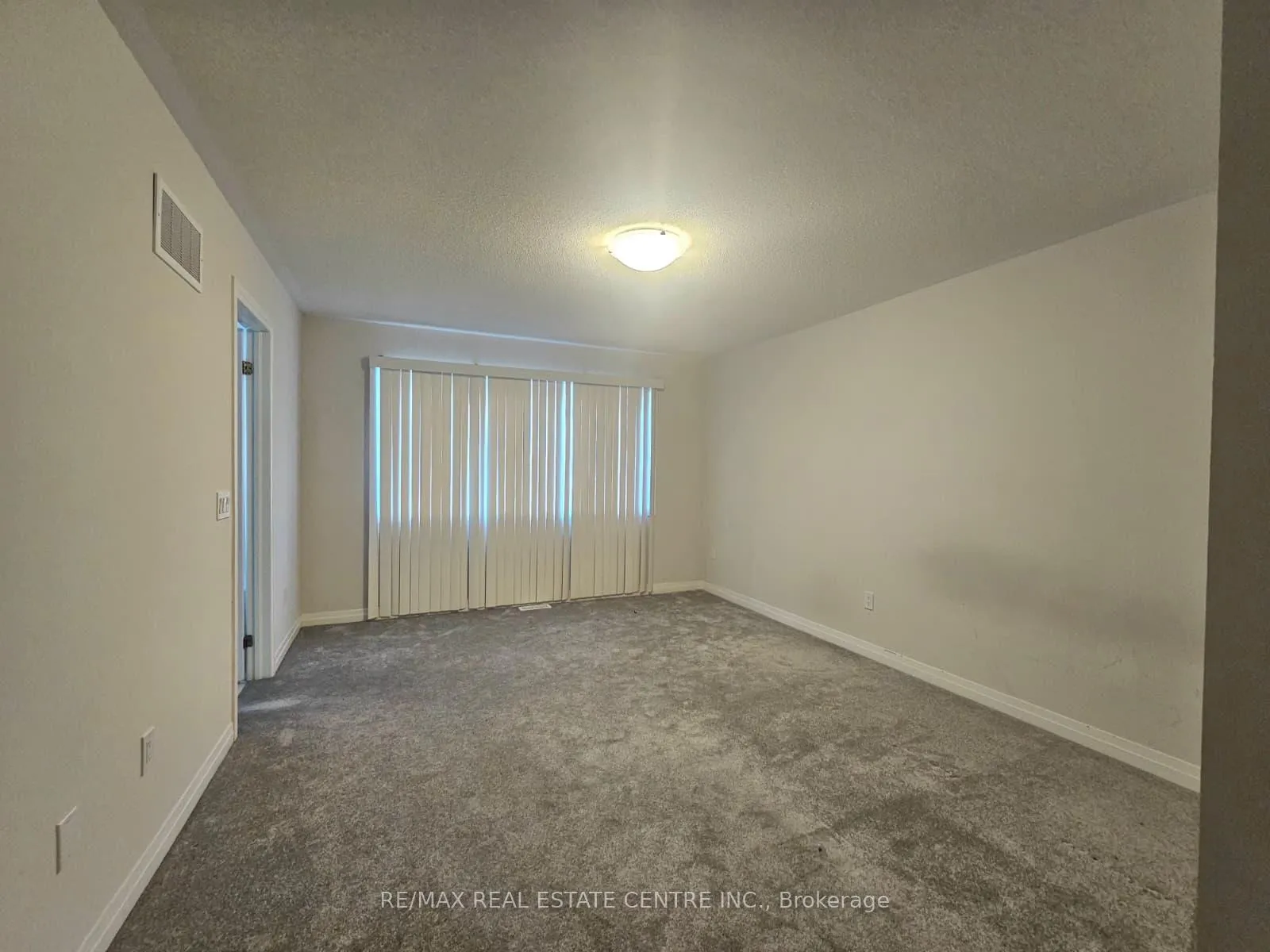 Photo 16 of 109 Freedom Crescent, Hamilton, Mount Hope — HOMEH
