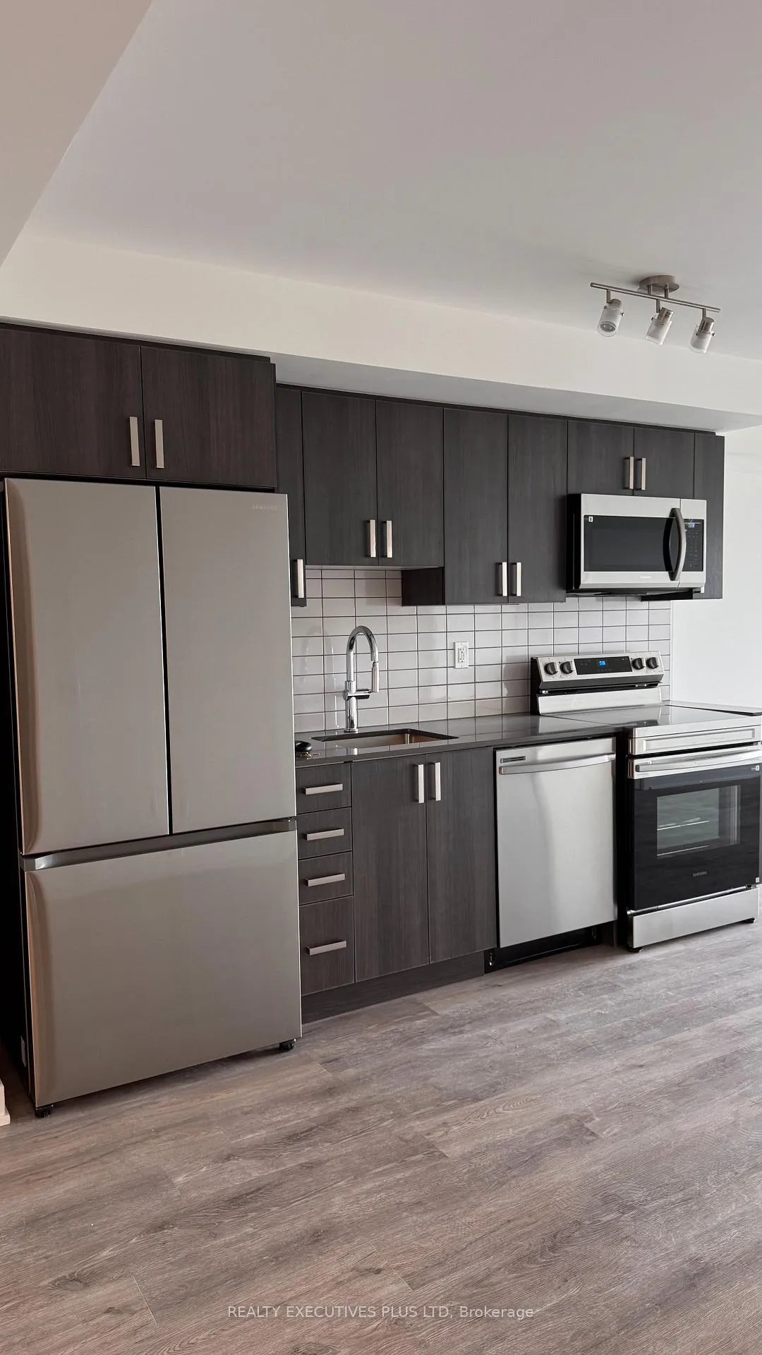 Photo 3 of Unit 310, 1010 Sandy Beach Road, Pickering, Bay Ridges — HOMEH