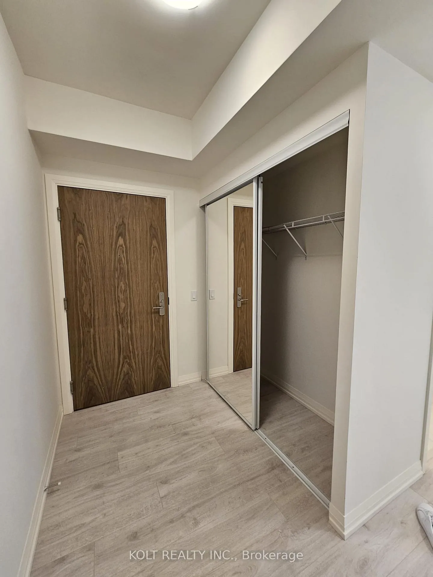 Photo 8 of Unit 802, 27 Korda Gate, Vaughan, Vellore Village — HOMEH