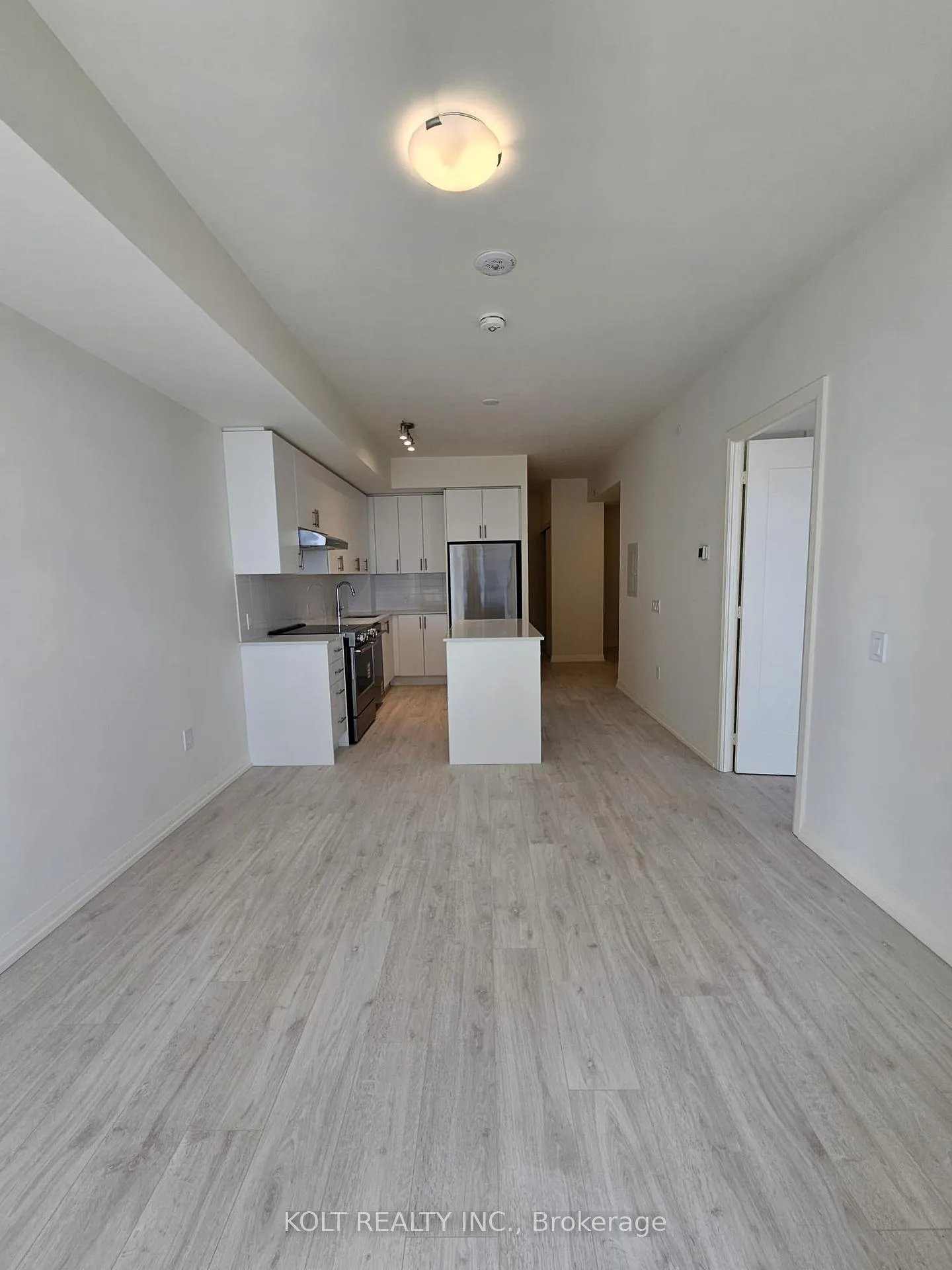Photo 10 of Unit 802, 27 Korda Gate, Vaughan, Vellore Village — HOMEH