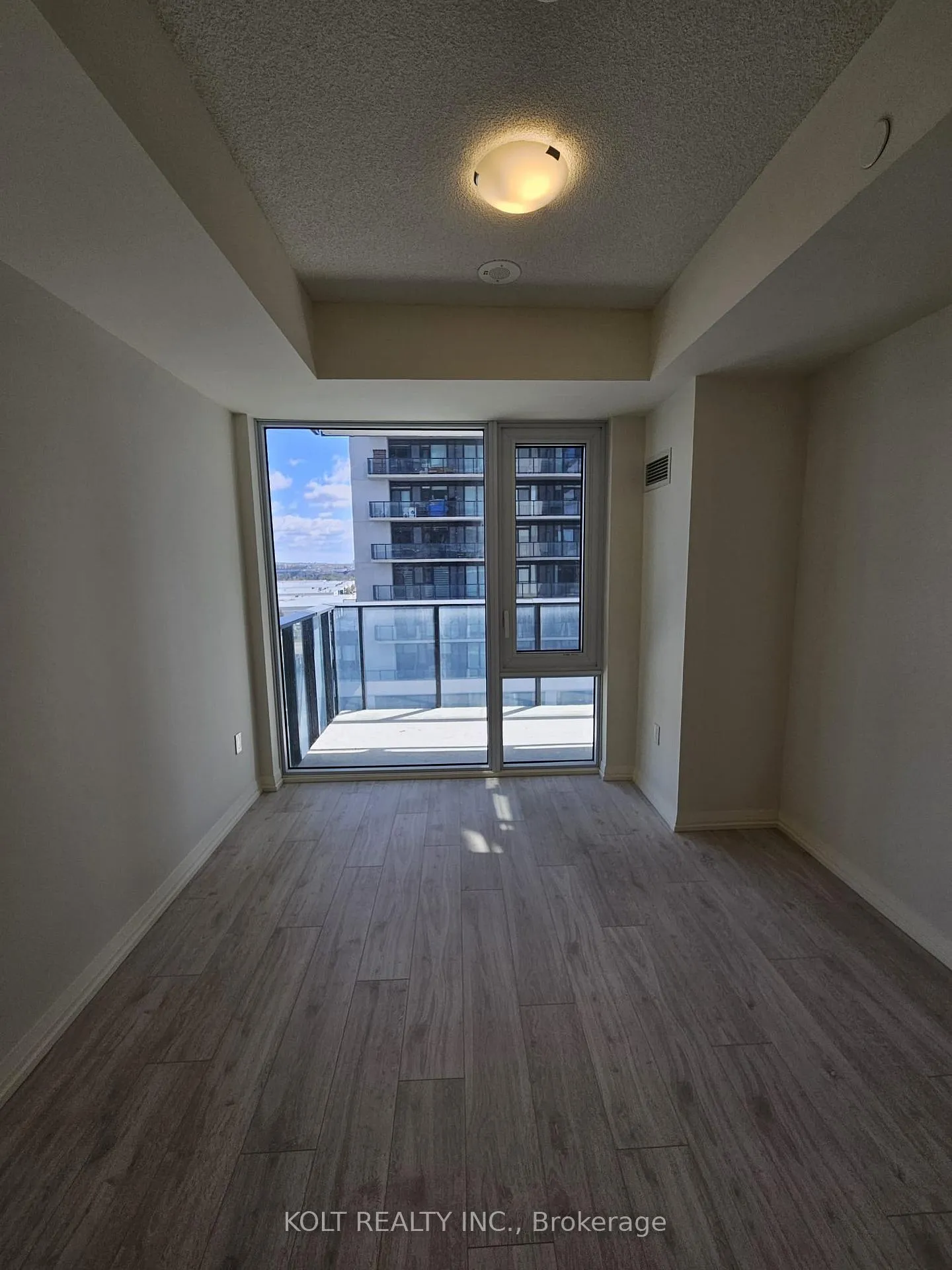 Photo 12 of Unit 802, 27 Korda Gate, Vaughan, Vellore Village — HOMEH