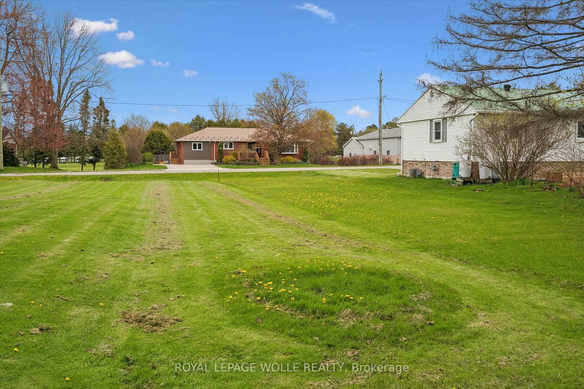 Photo 37 of 50 Main Street E, Mapleton, Rural Mapleton — HOMEH