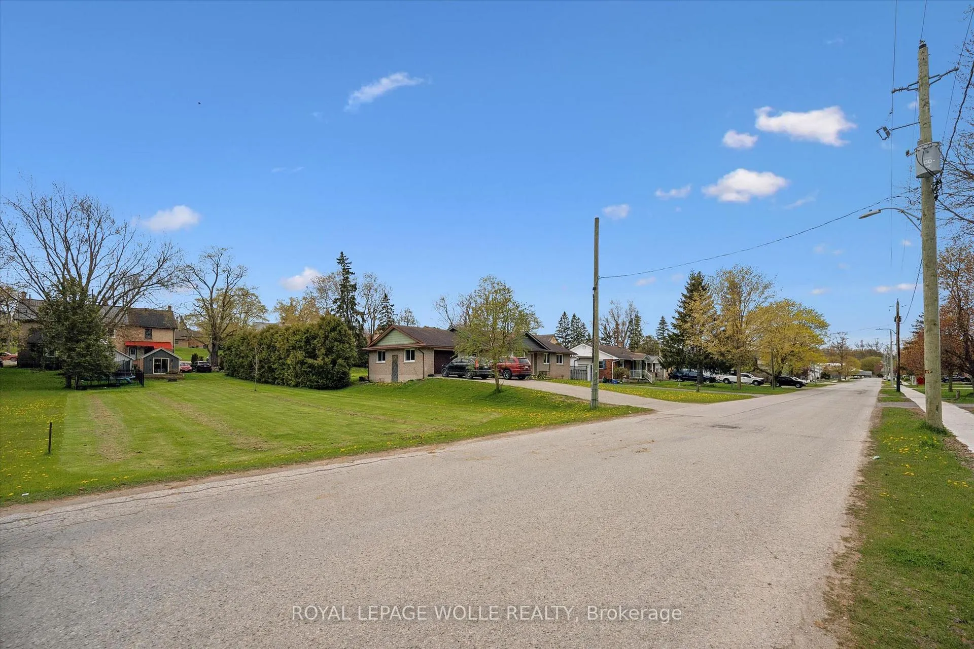 Photo 39 of 50 Main Street E, Mapleton, Rural Mapleton — HOMEH