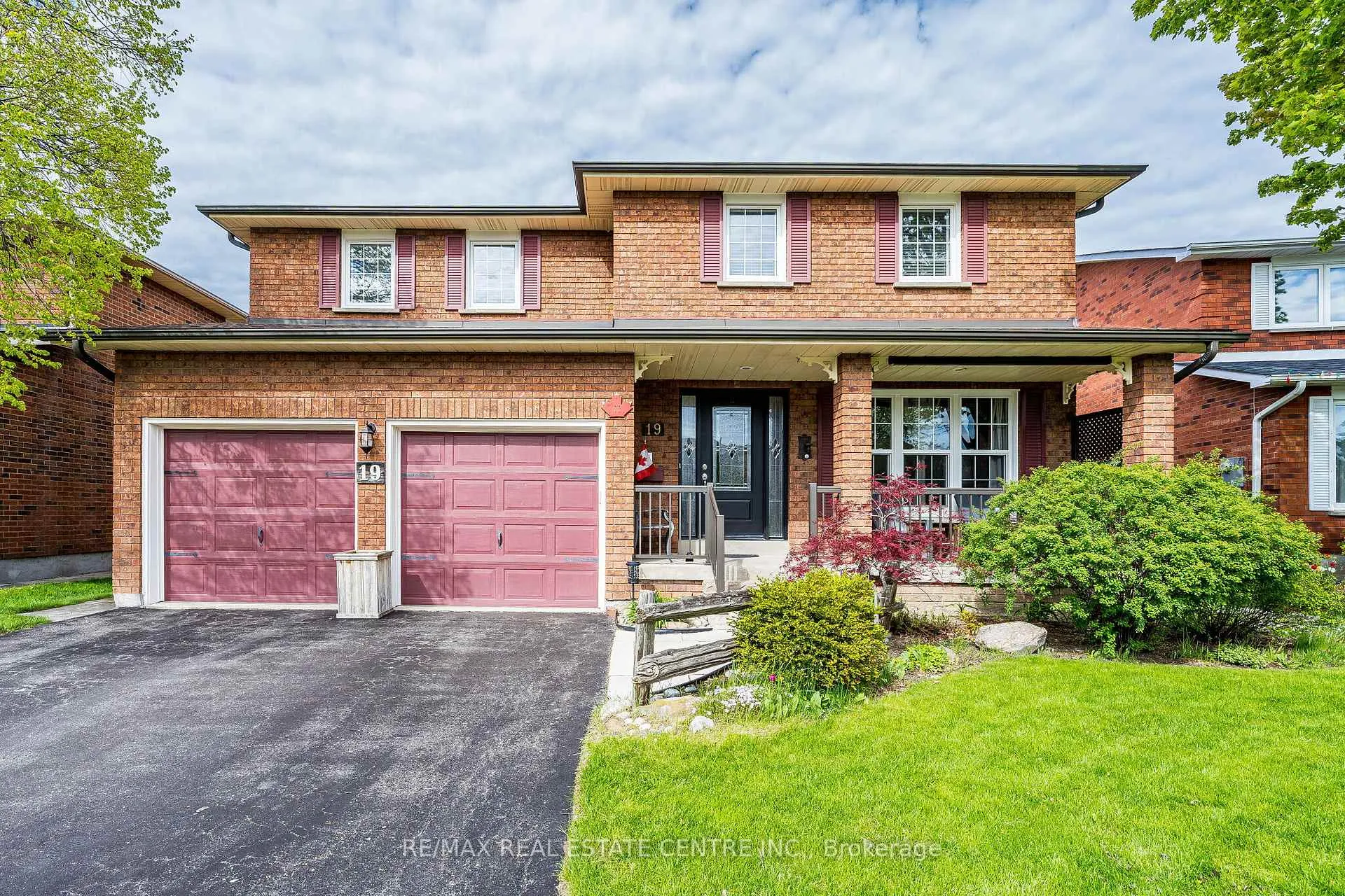Photo 1 of 19 Mossbank Drive, Brampton, Fletcher's Creek South — HOMEH